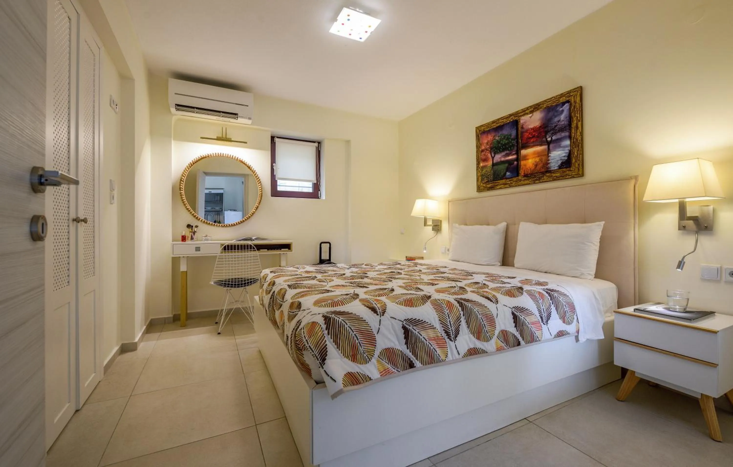 Bed in Elpiniki Luxury Apartments