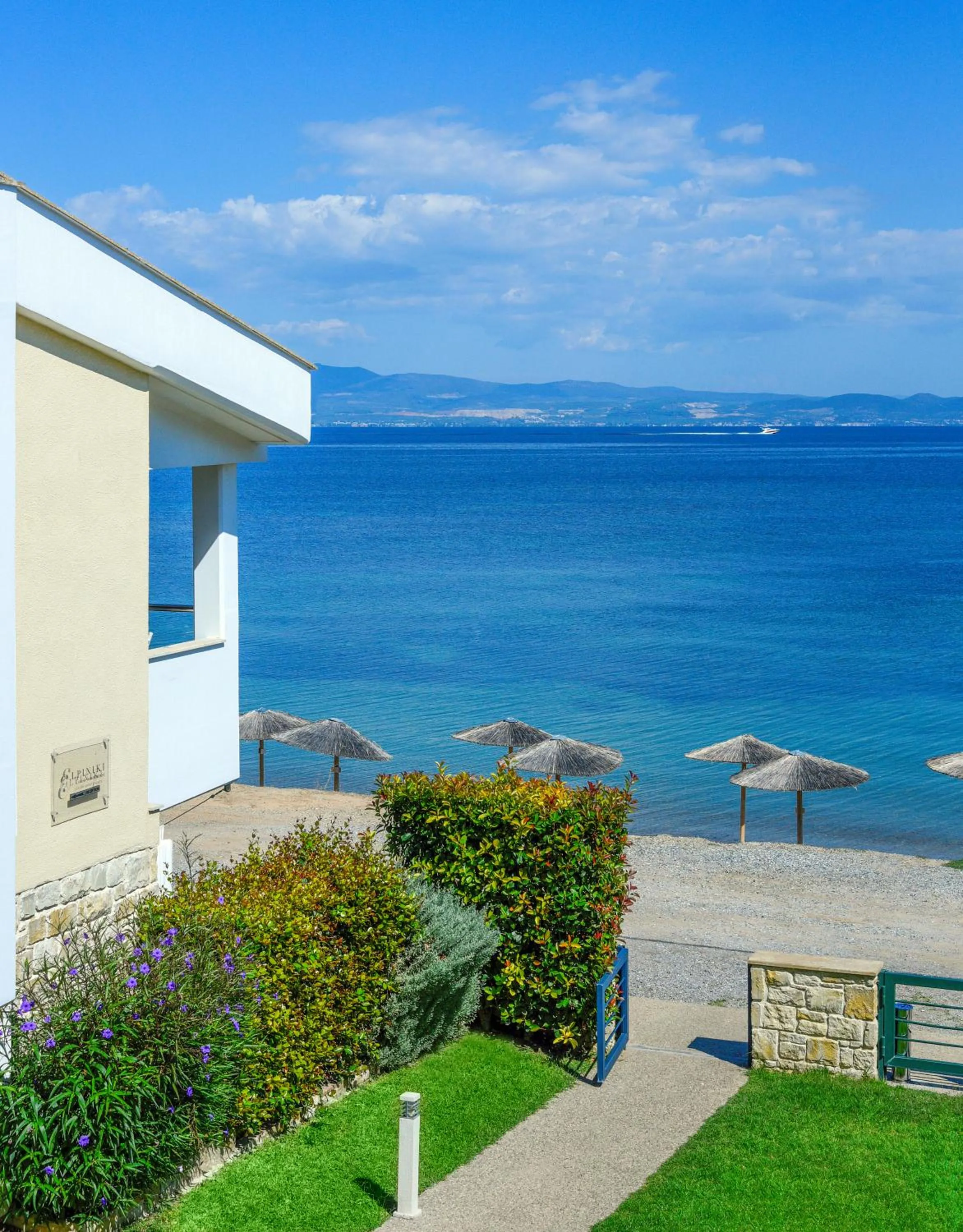 Day in Elpiniki Luxury Apartments