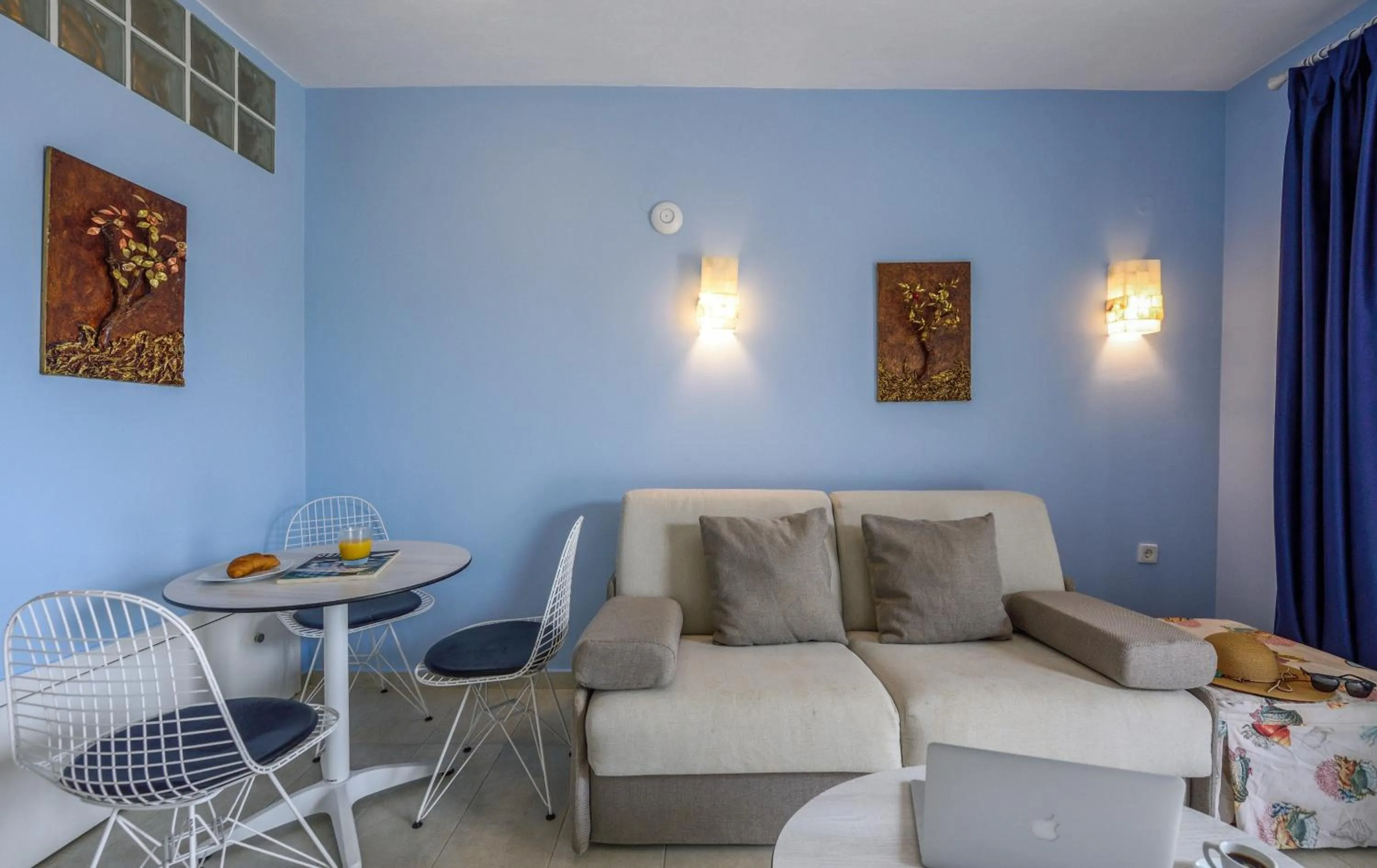 Living room in Elpiniki Luxury Apartments