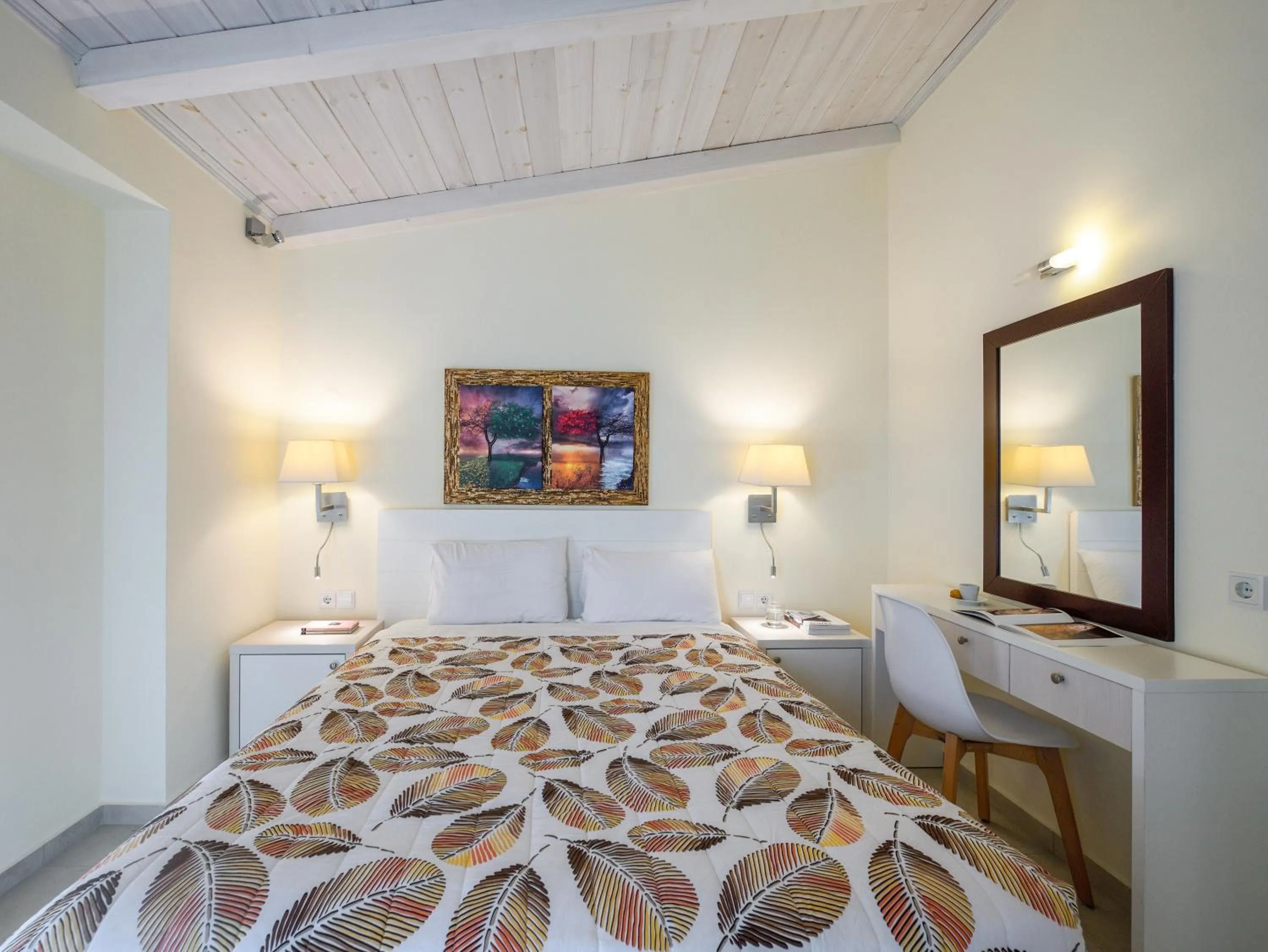 Bed in Elpiniki Luxury Apartments