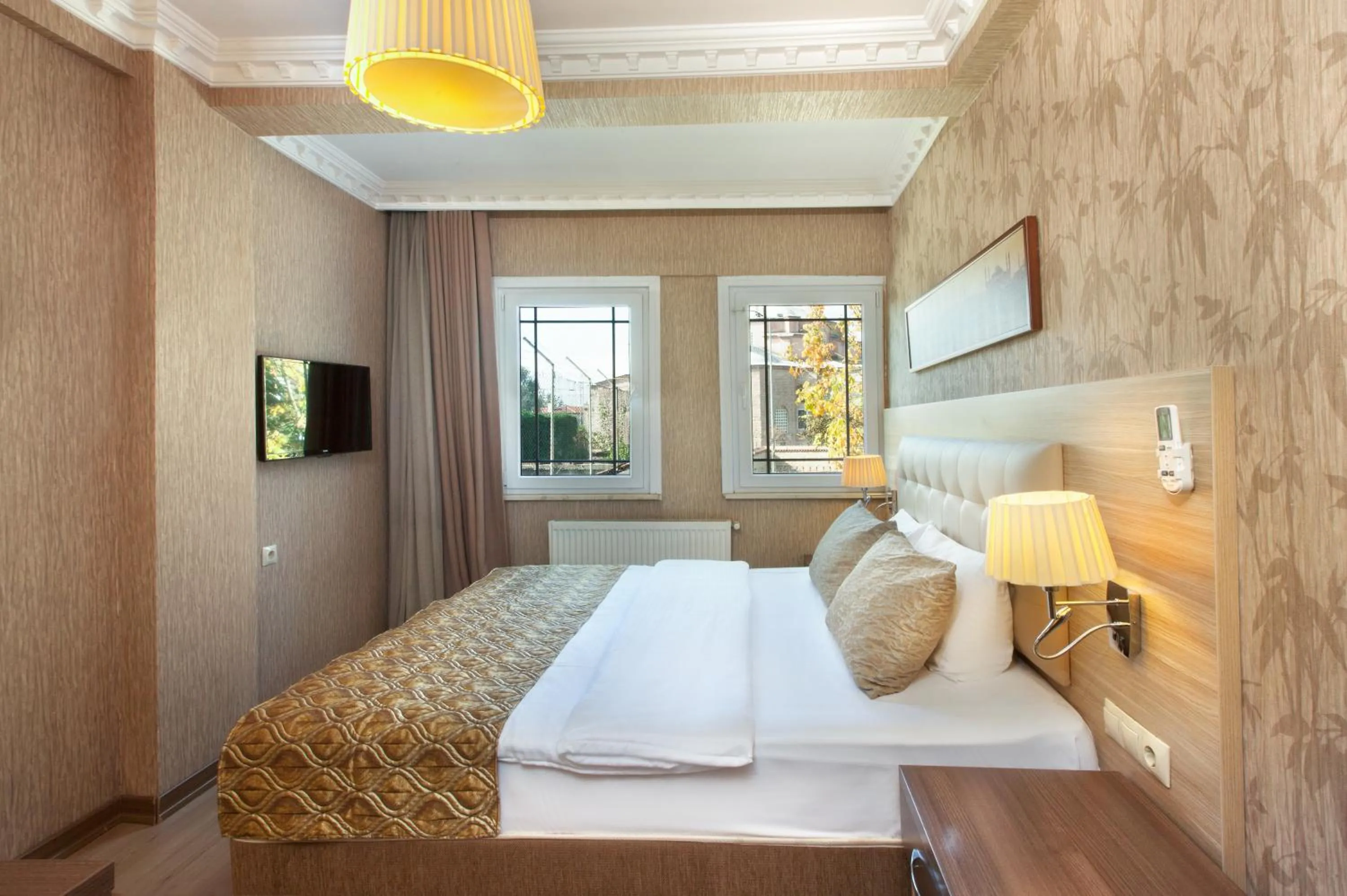 Photo of the whole room, Bed in Sultanahmet inn Hotel