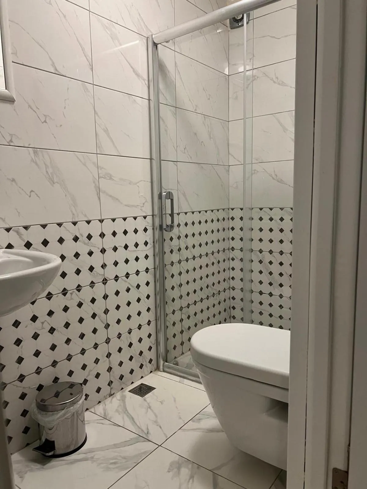 Shower in Sultanahmet inn Hotel