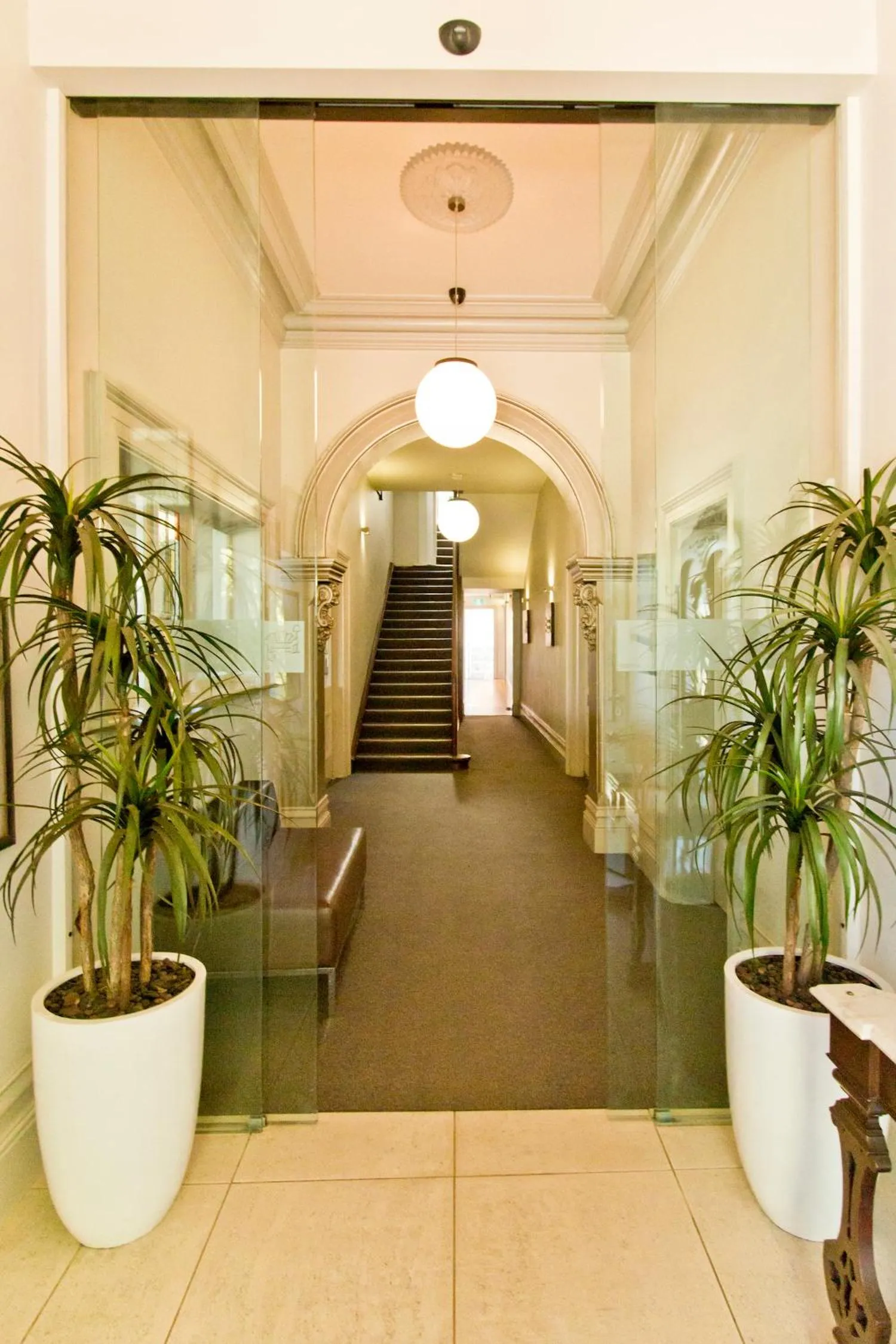 Lobby or reception in Deloraine Hotel
