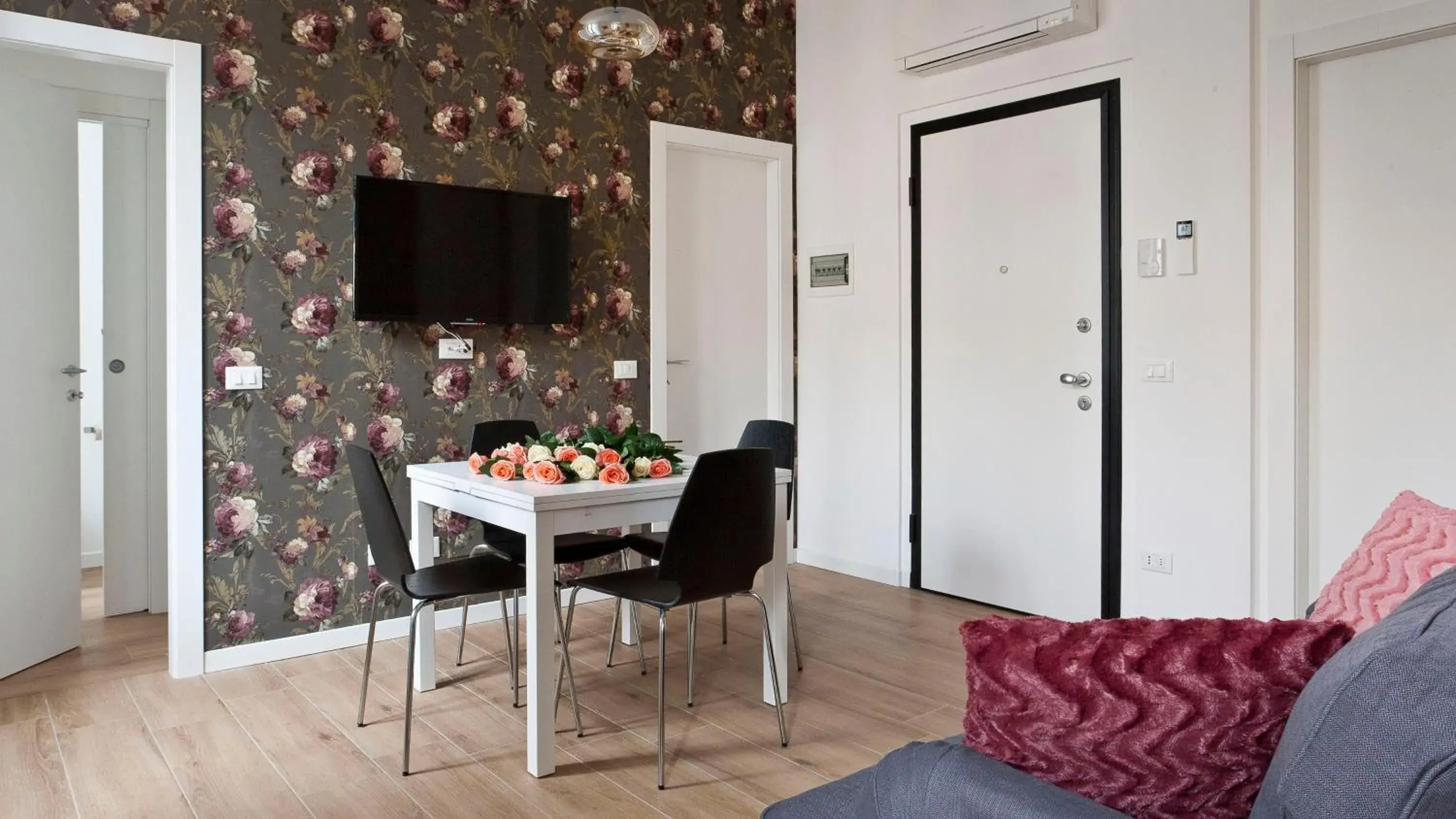 Two-Bedroom Apartment in Italianway Easy - Caretto Two-Bedroom Apartment in Italianway Easy - Caretto