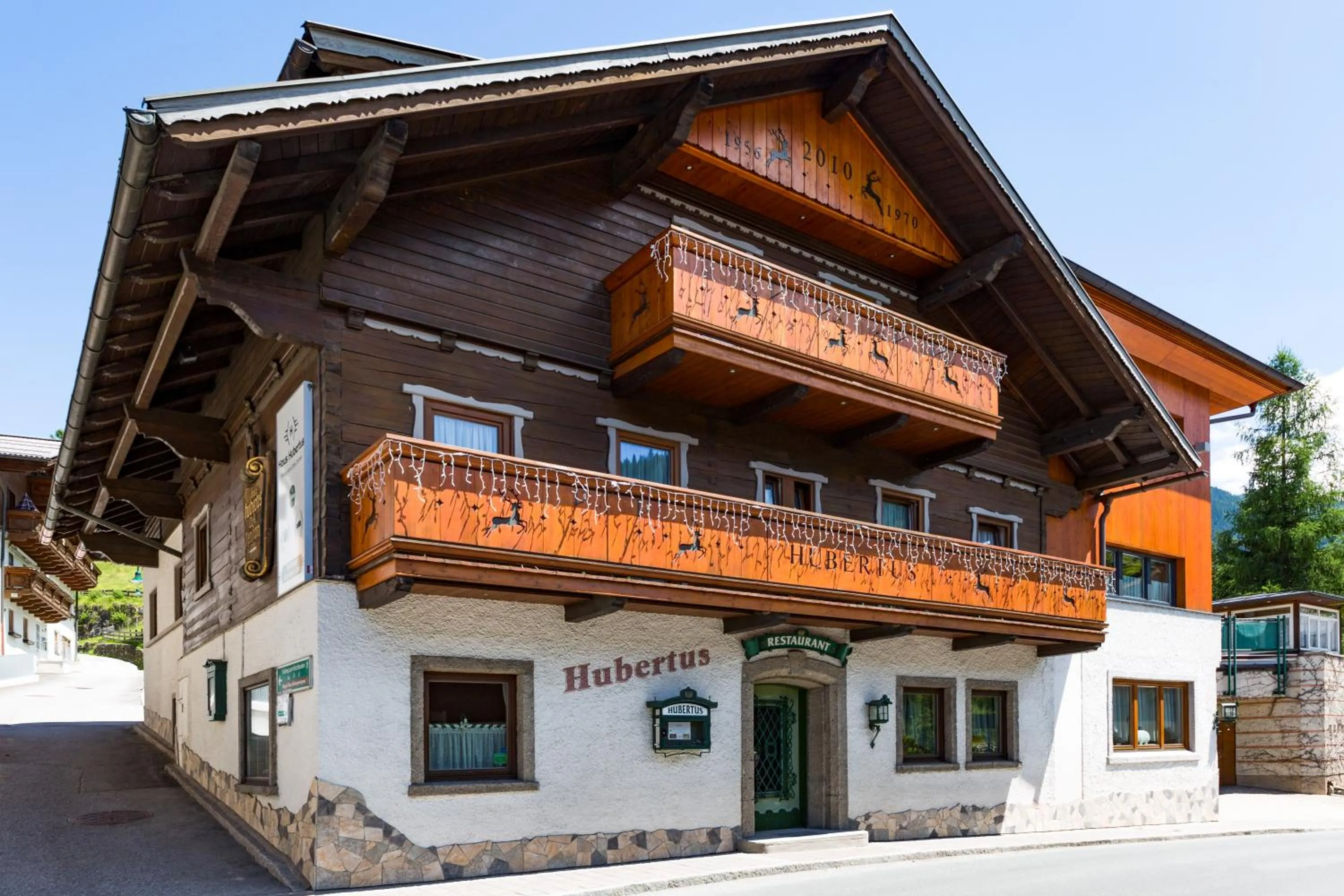 Facade/entrance in Haus Hubertus