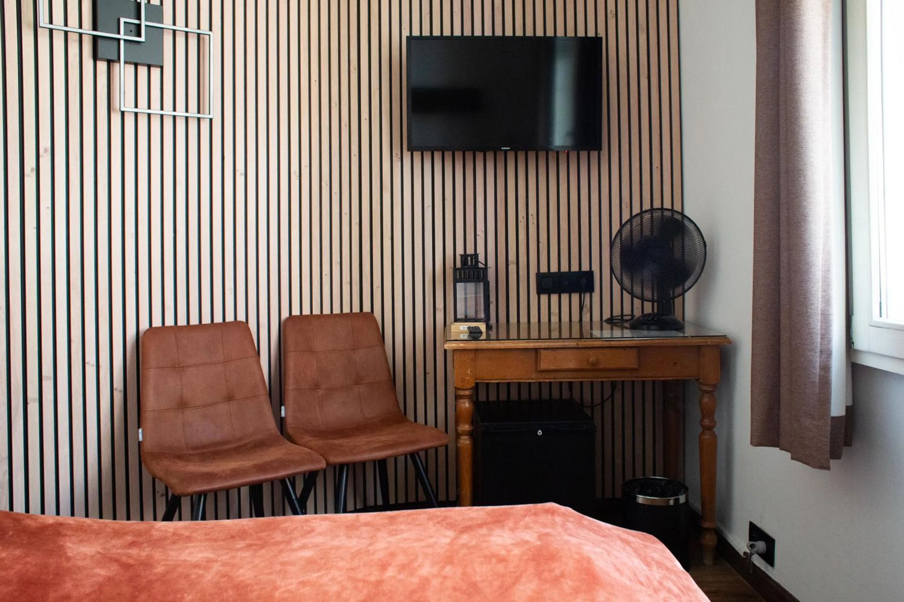 TV and multimedia in Hotel La Vieille Lanterne