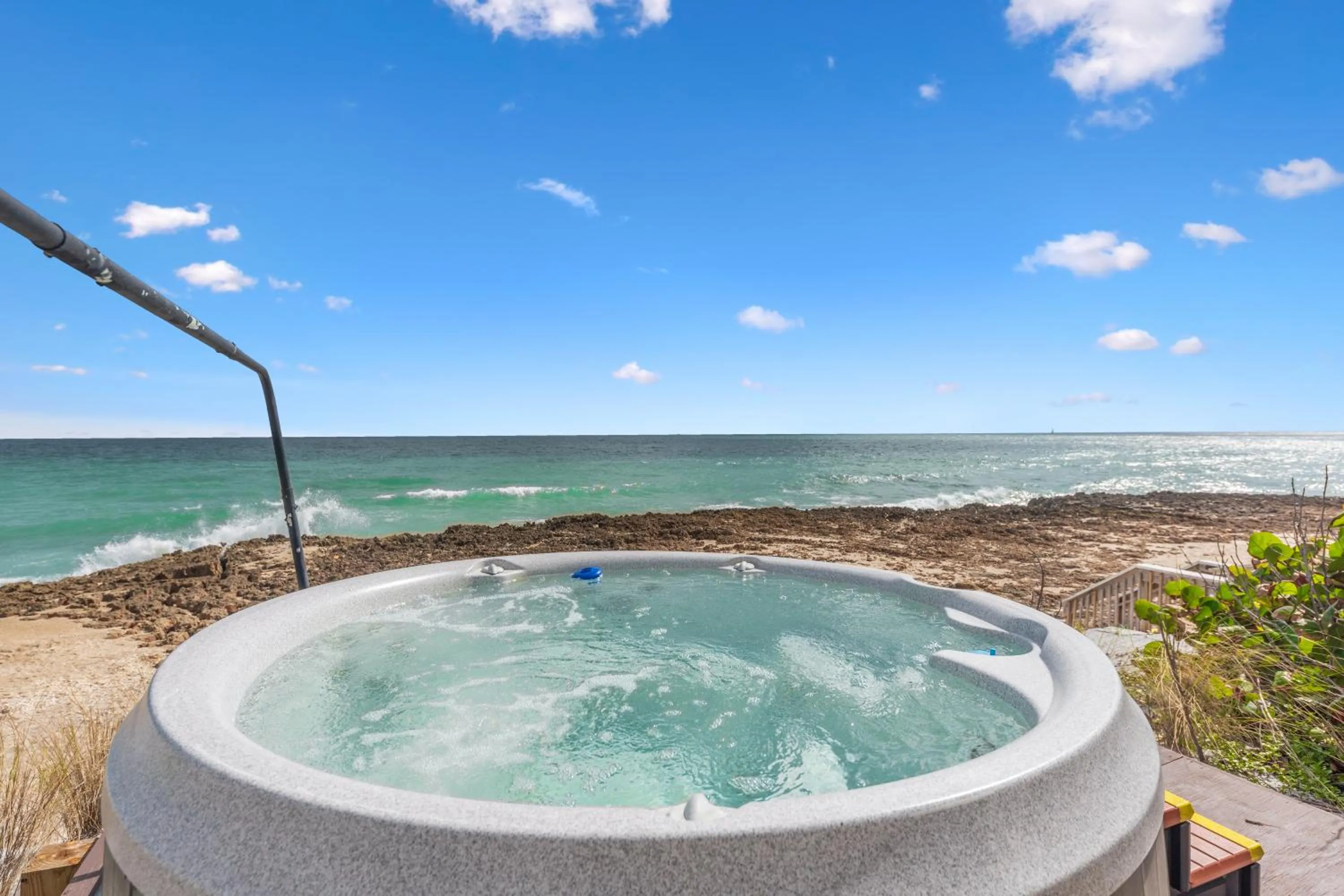 Hot Tub in As Good as it Gets