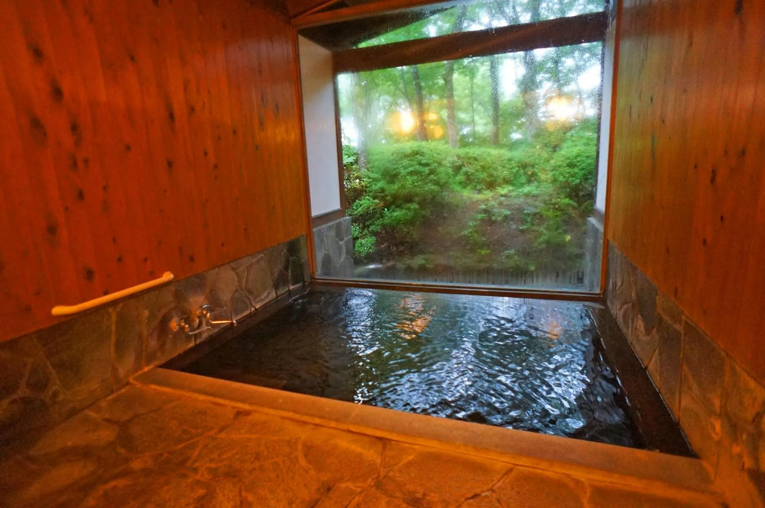 Hot Spring Bath in Yufuin Onsen Auberge Kunugiya