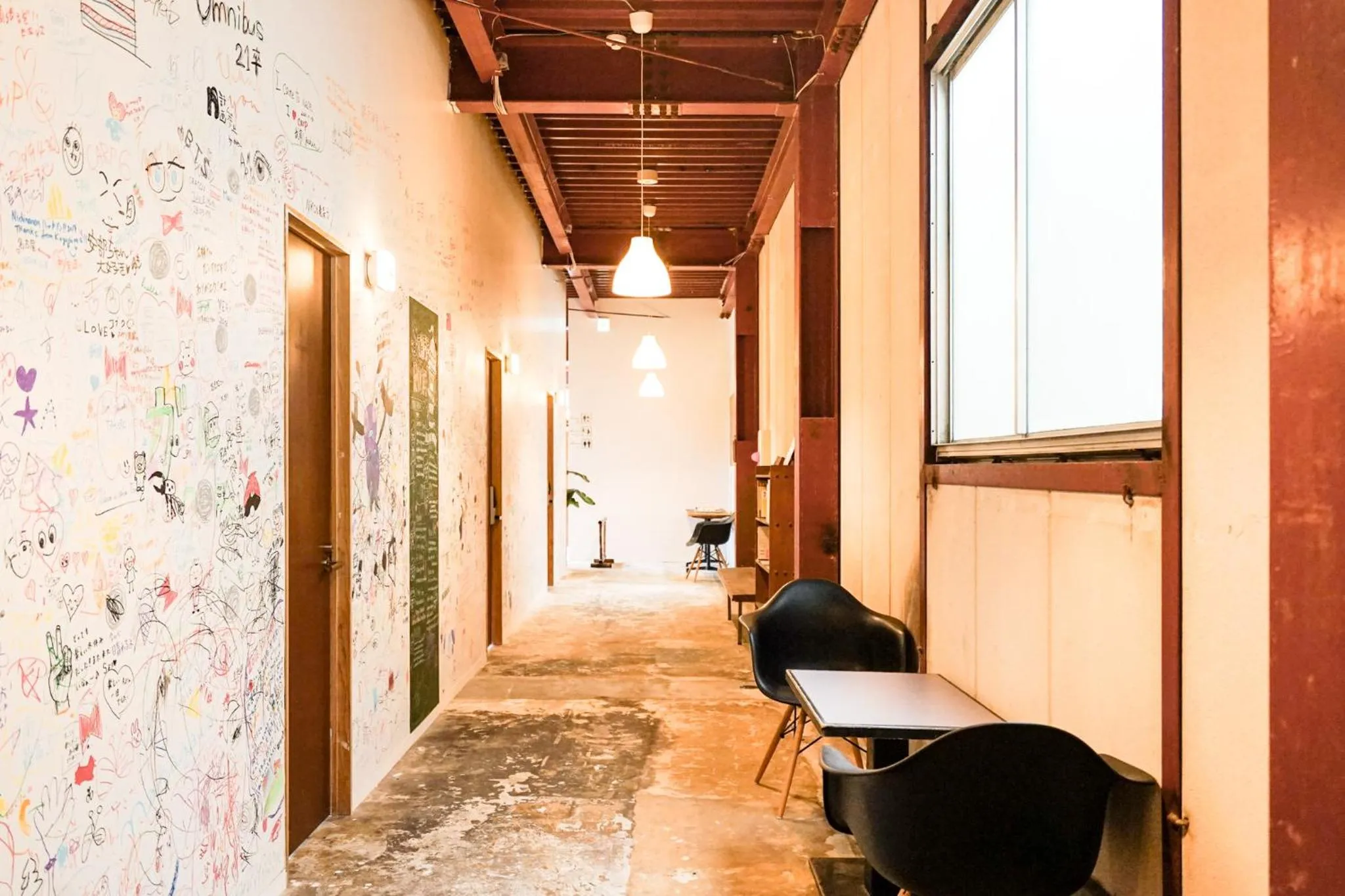 Seating area in fan! ABURATSU