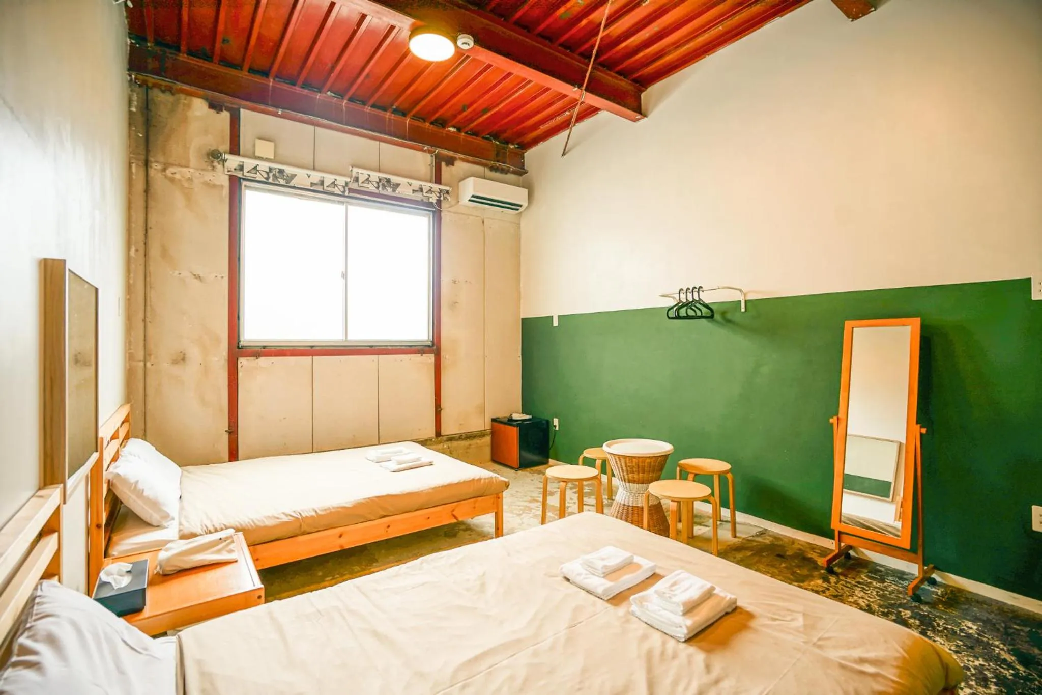 Photo of the whole room, Bed in fan! ABURATSU