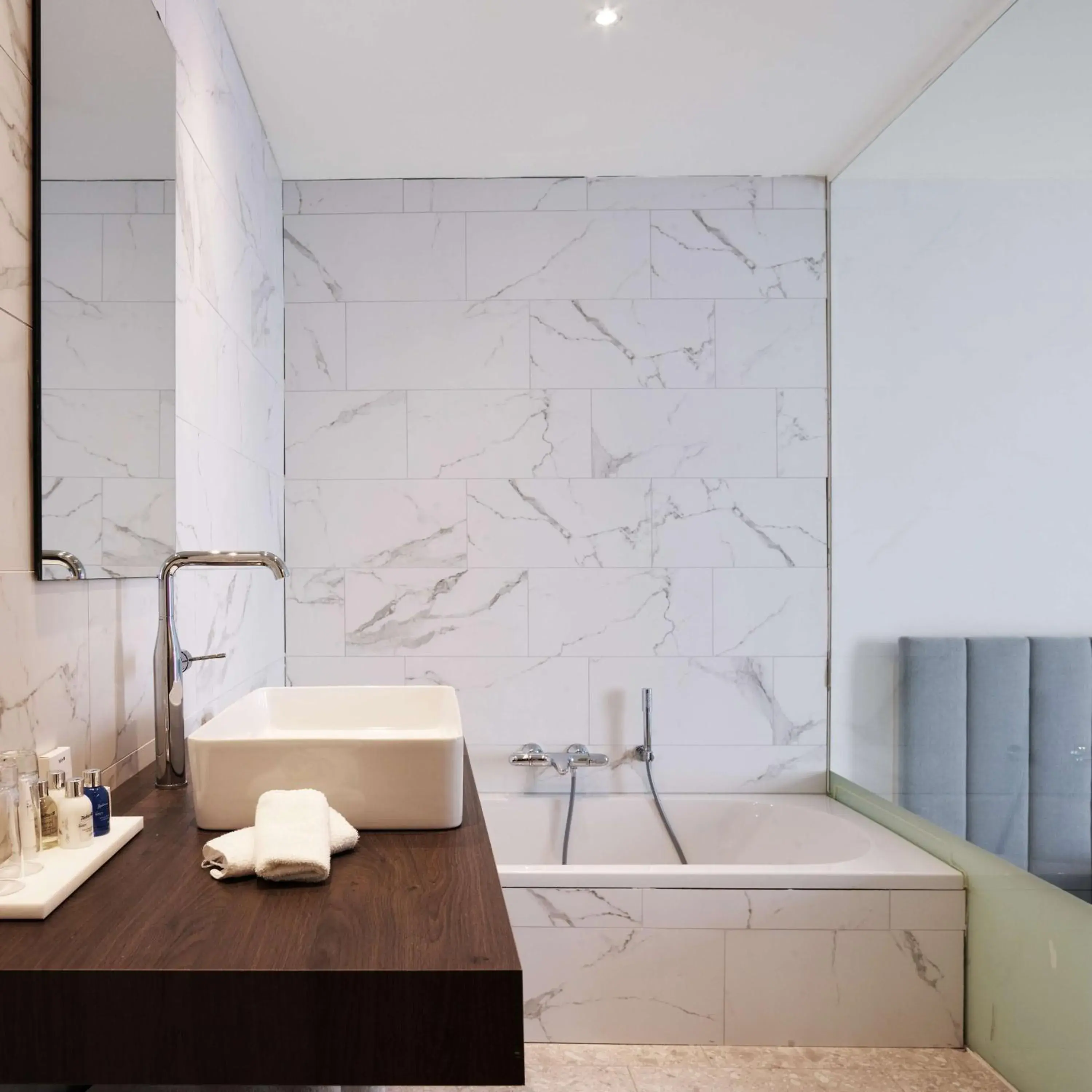 Bathroom in Radisson Blu Hotel, Hasselt Bathroom in Radisson Blu Hotel, Hasselt