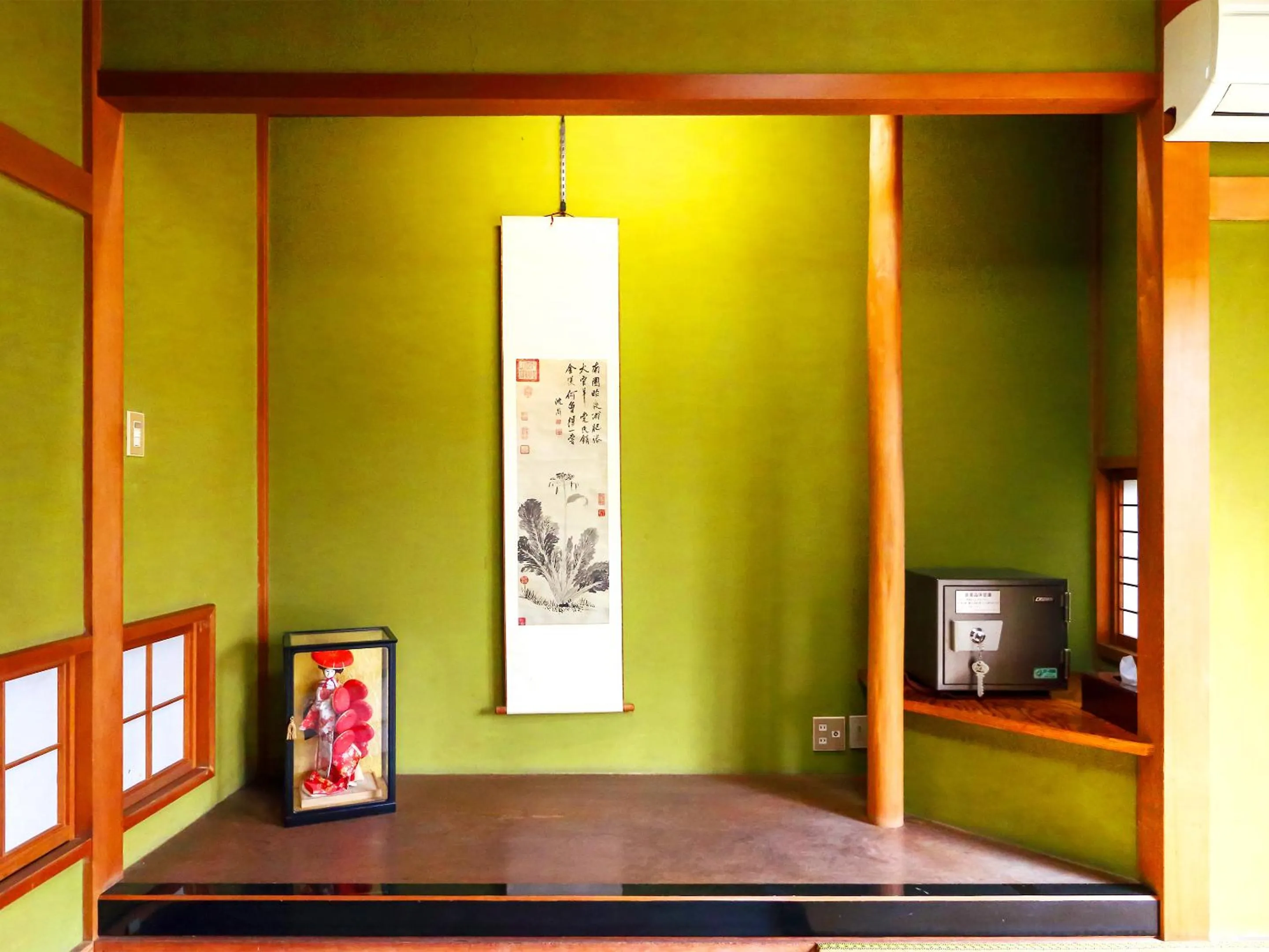 Photo of the whole room in Ryokan Karasawa