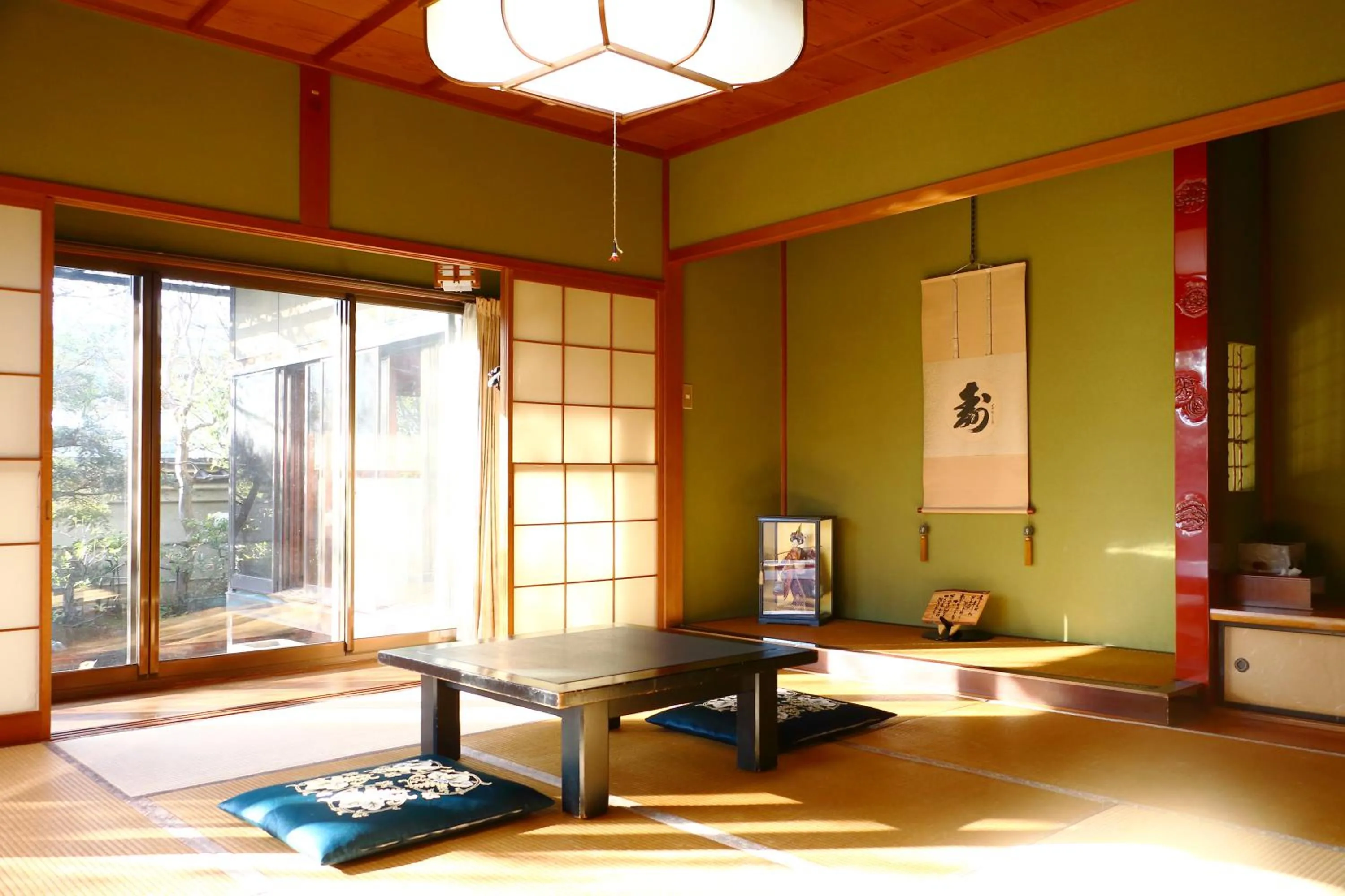Photo of the whole room in Ryokan Karasawa