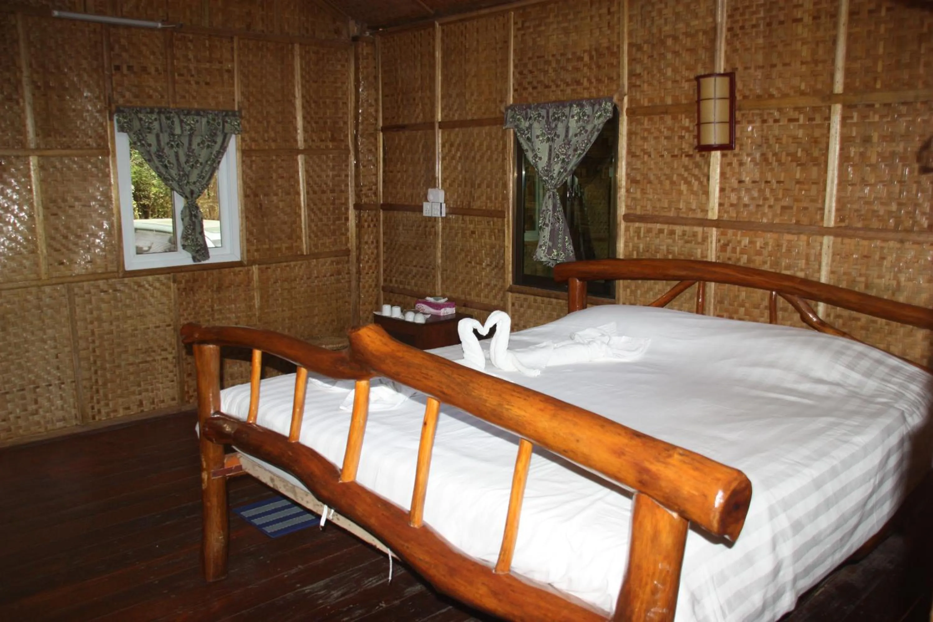 Bedroom, Bed in Soe Ko Ko Beach House & Restaurant