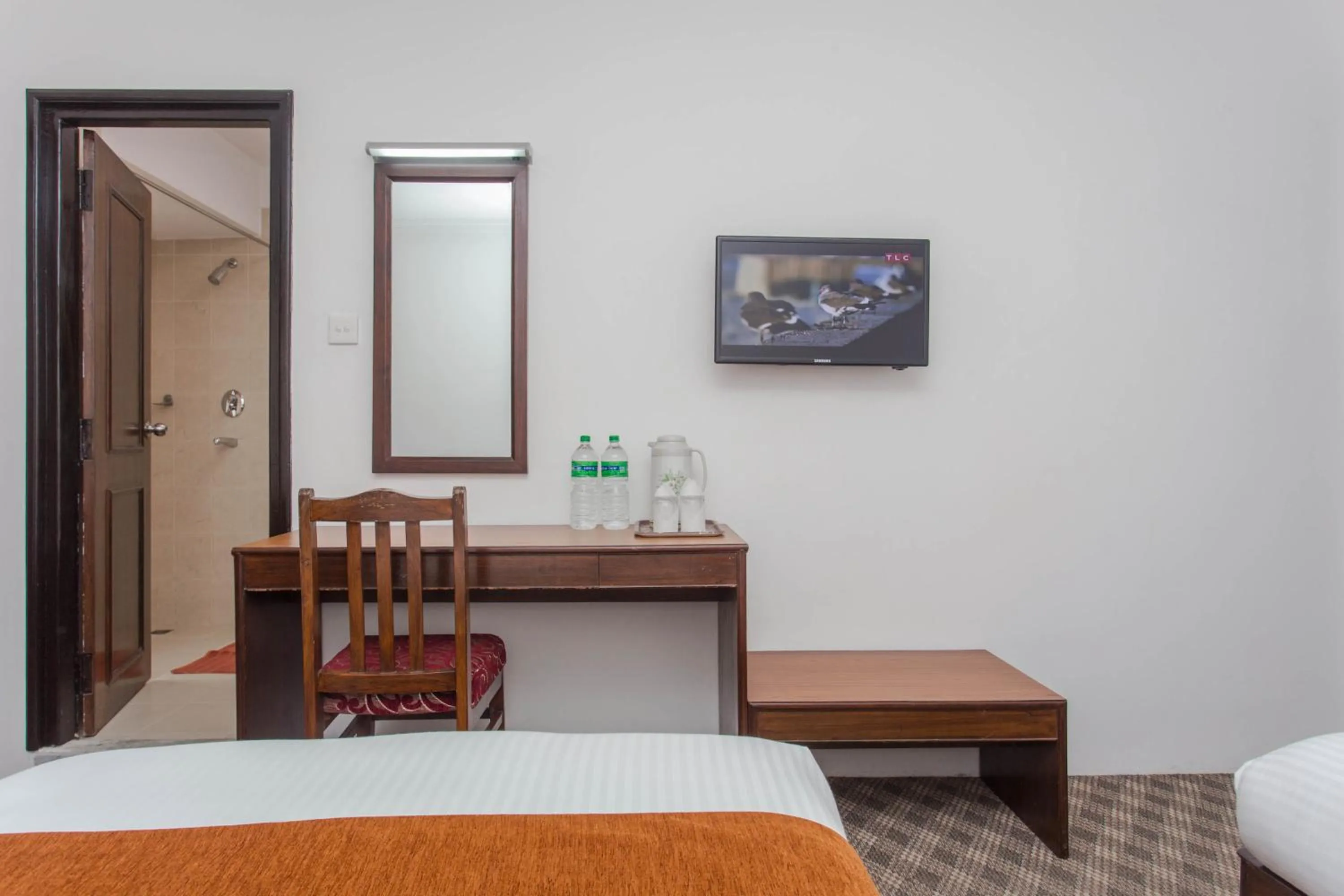 TV and multimedia, Bed in Fuji Hotel