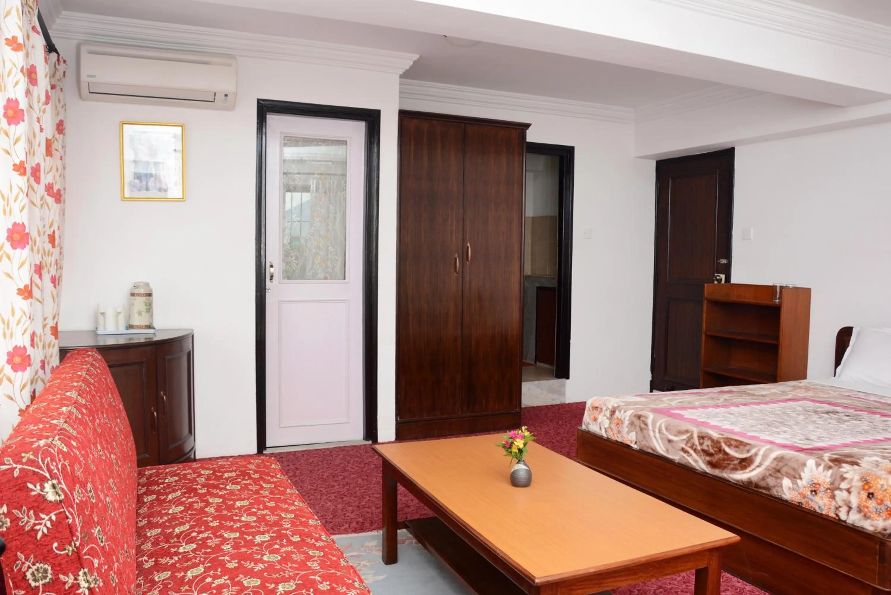 Bedroom, Bed in Fuji Hotel