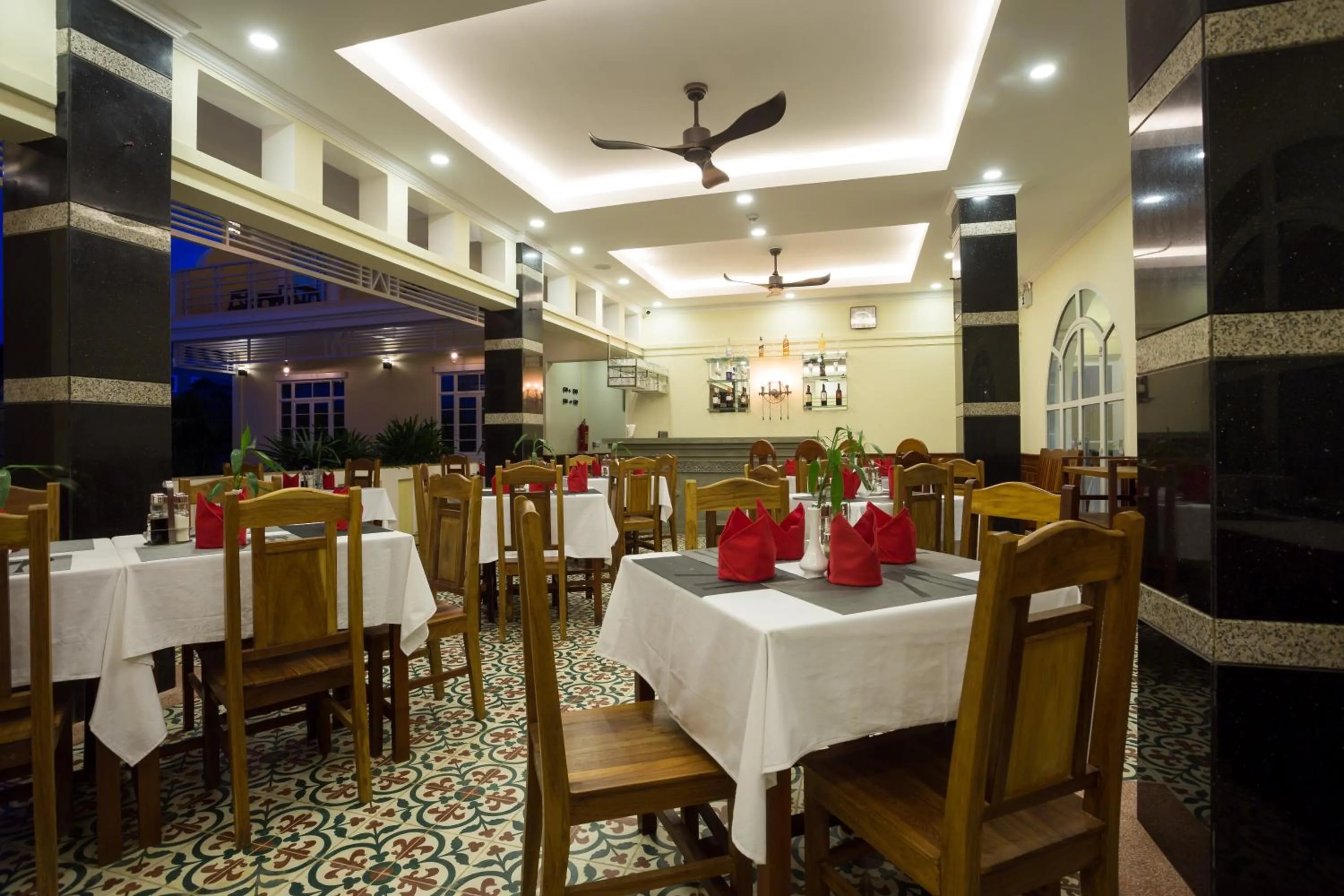 Restaurant/places to eat in Grand Bayon Siem Reap Hotel