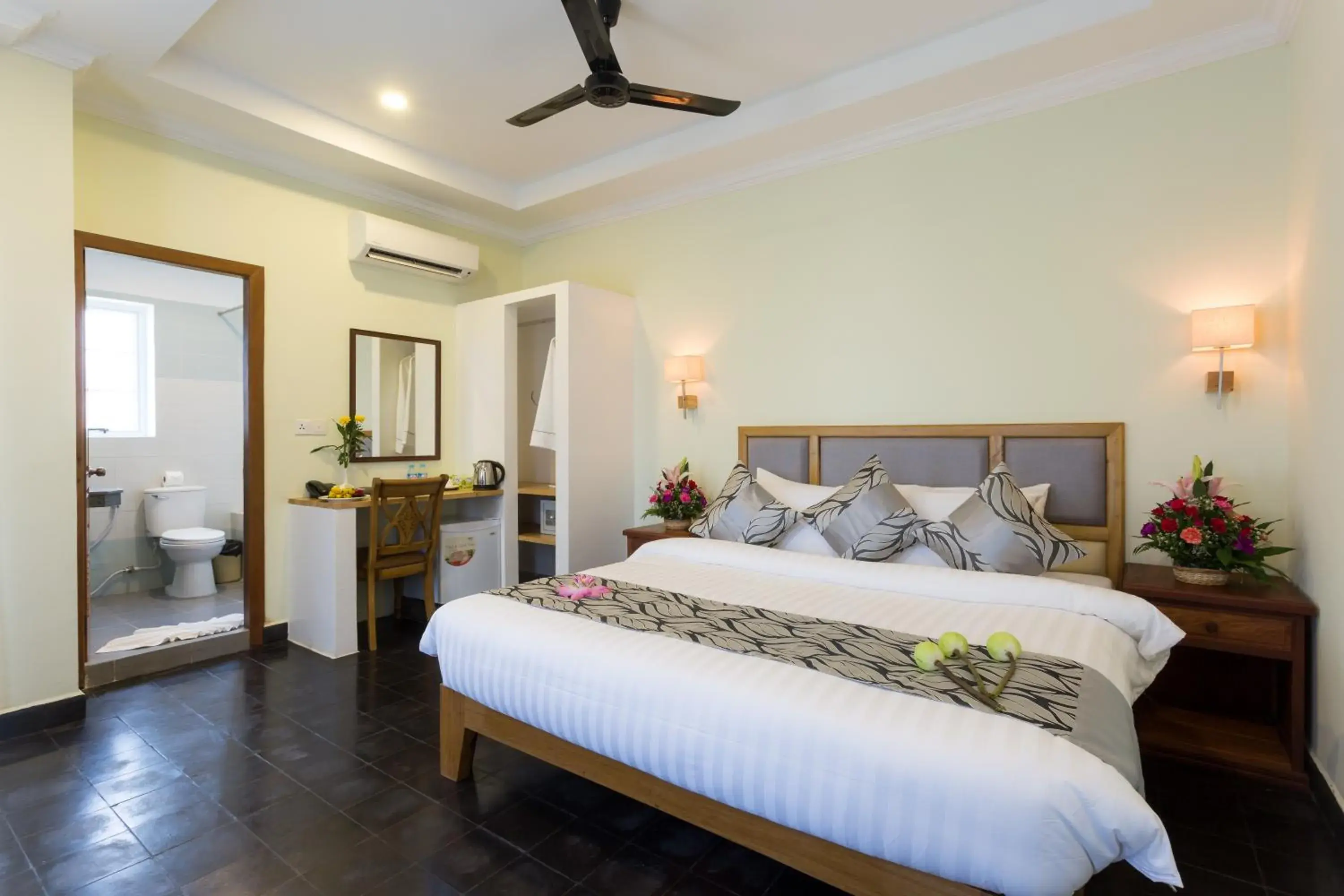 Bathroom, Bed in Grand Bayon Siem Reap Hotel
