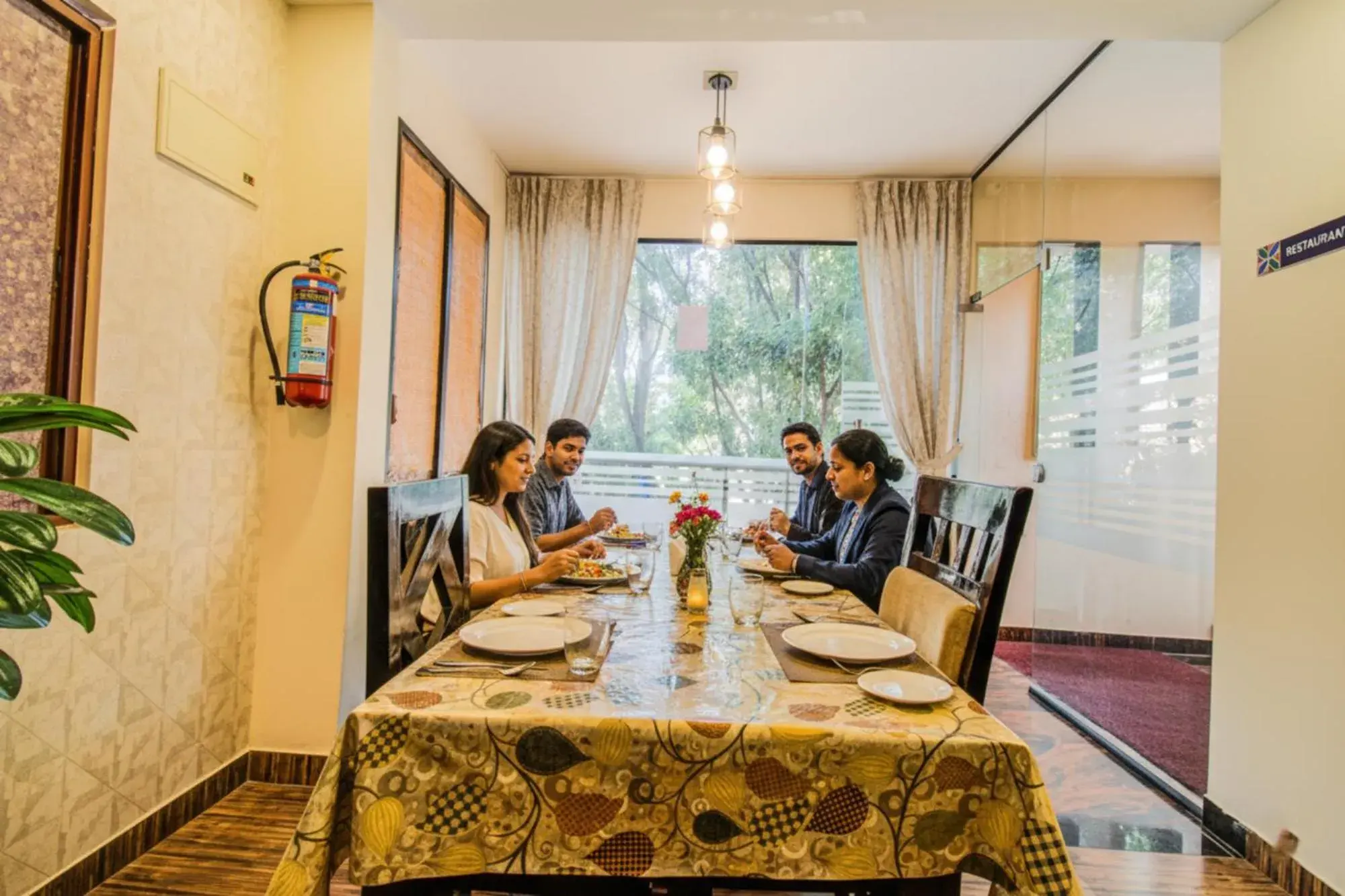 Restaurant/places to eat in FabHotel Corporate Crown - Nr Jyoti Nivas University Restaurant/places to eat in FabHotel Corporate Crown - Nr Jyoti Nivas University