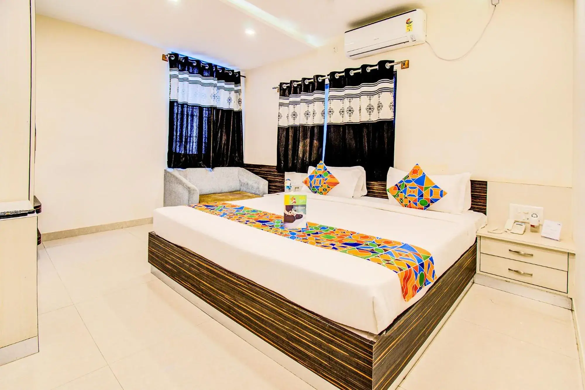 Superior Double Room - single occupancy in FabHotel Corporate Crown - Nr Jyoti Nivas University Superior Double Room - single occupancy in FabHotel Corporate Crown - Nr Jyoti Nivas University
