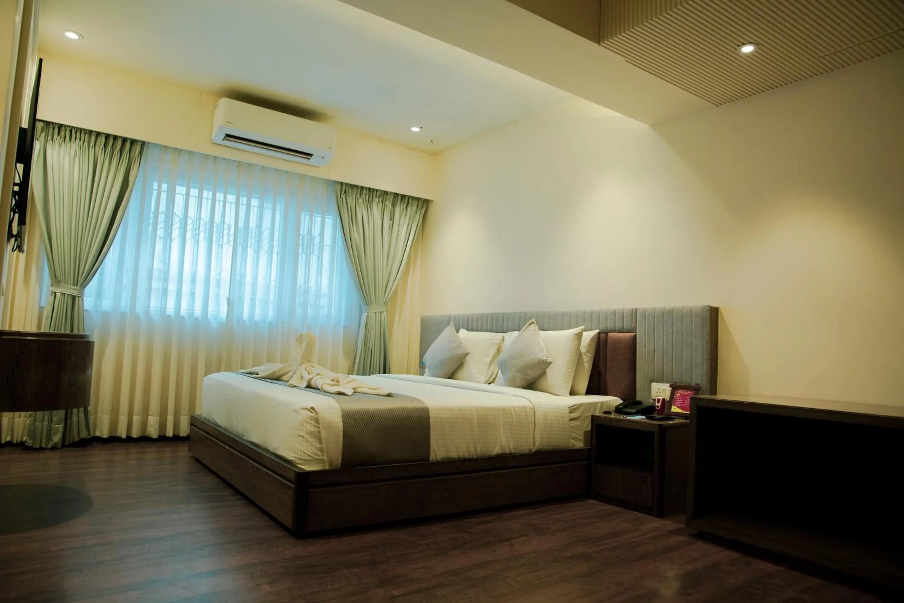 Photo of the whole room in Pan Asia Continental