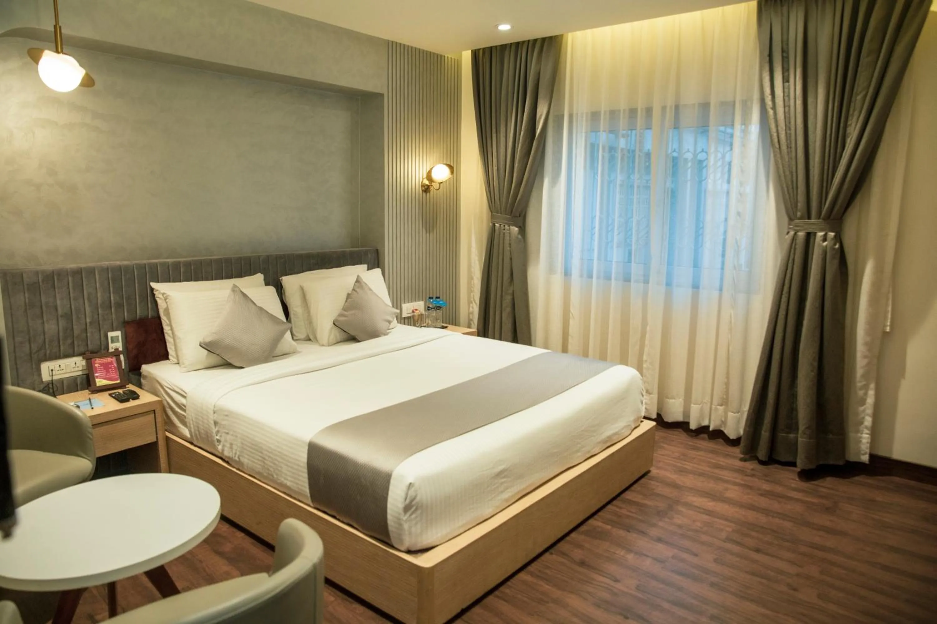 Photo of the whole room in Pan Asia Continental