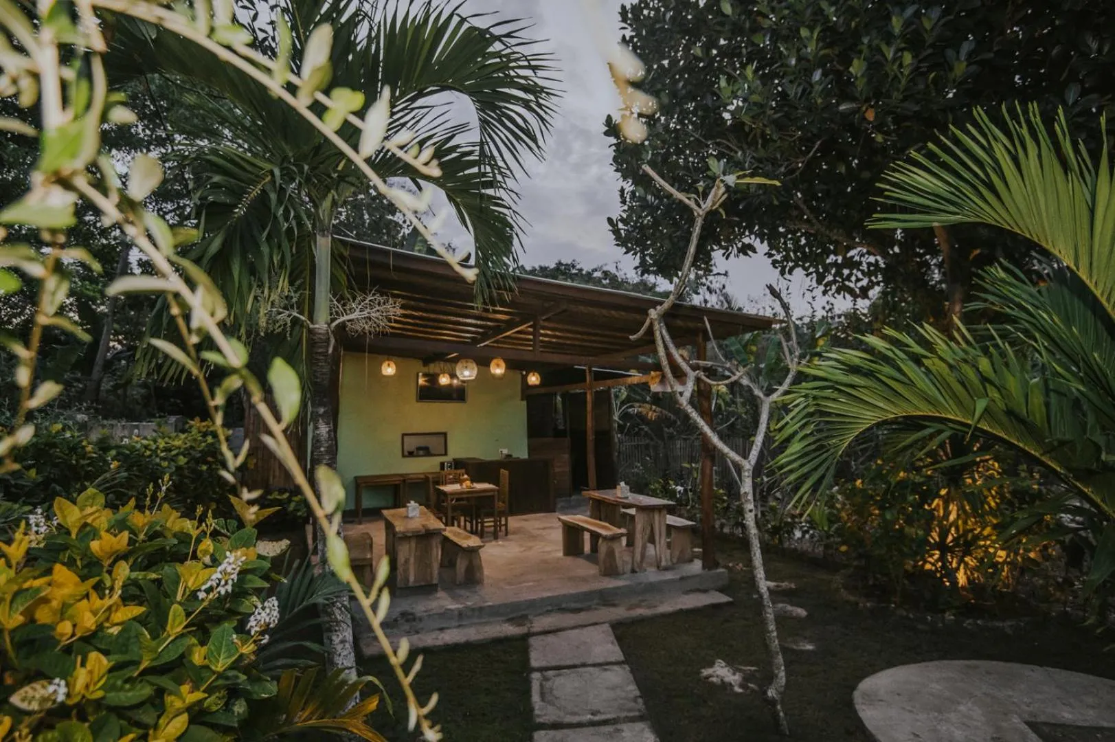 Restaurant/places to eat in Nerima Hut Lembongan