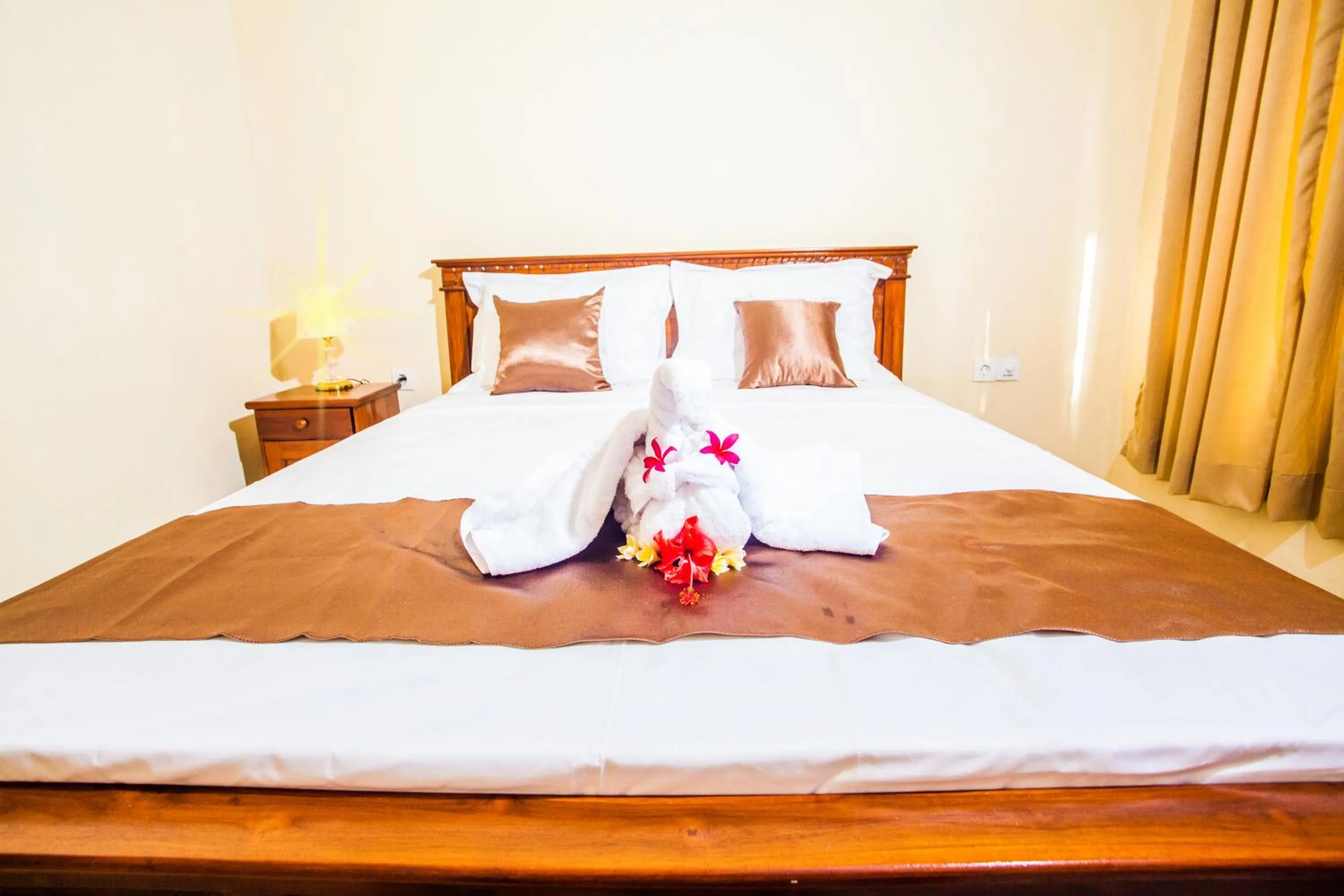 Photo of the whole room, Bed in Nerima Hut Lembongan