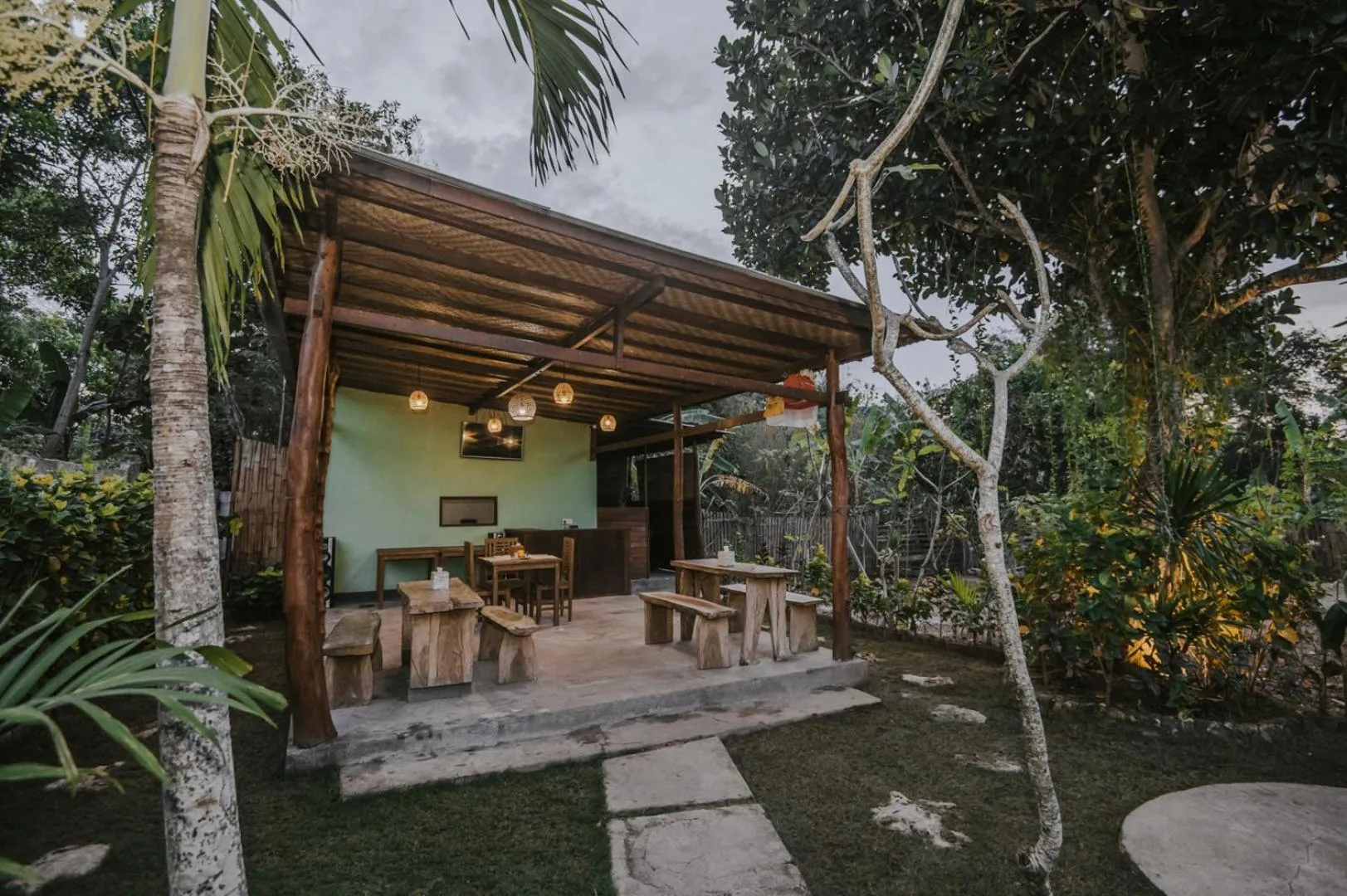 Restaurant/places to eat in Nerima Hut Lembongan