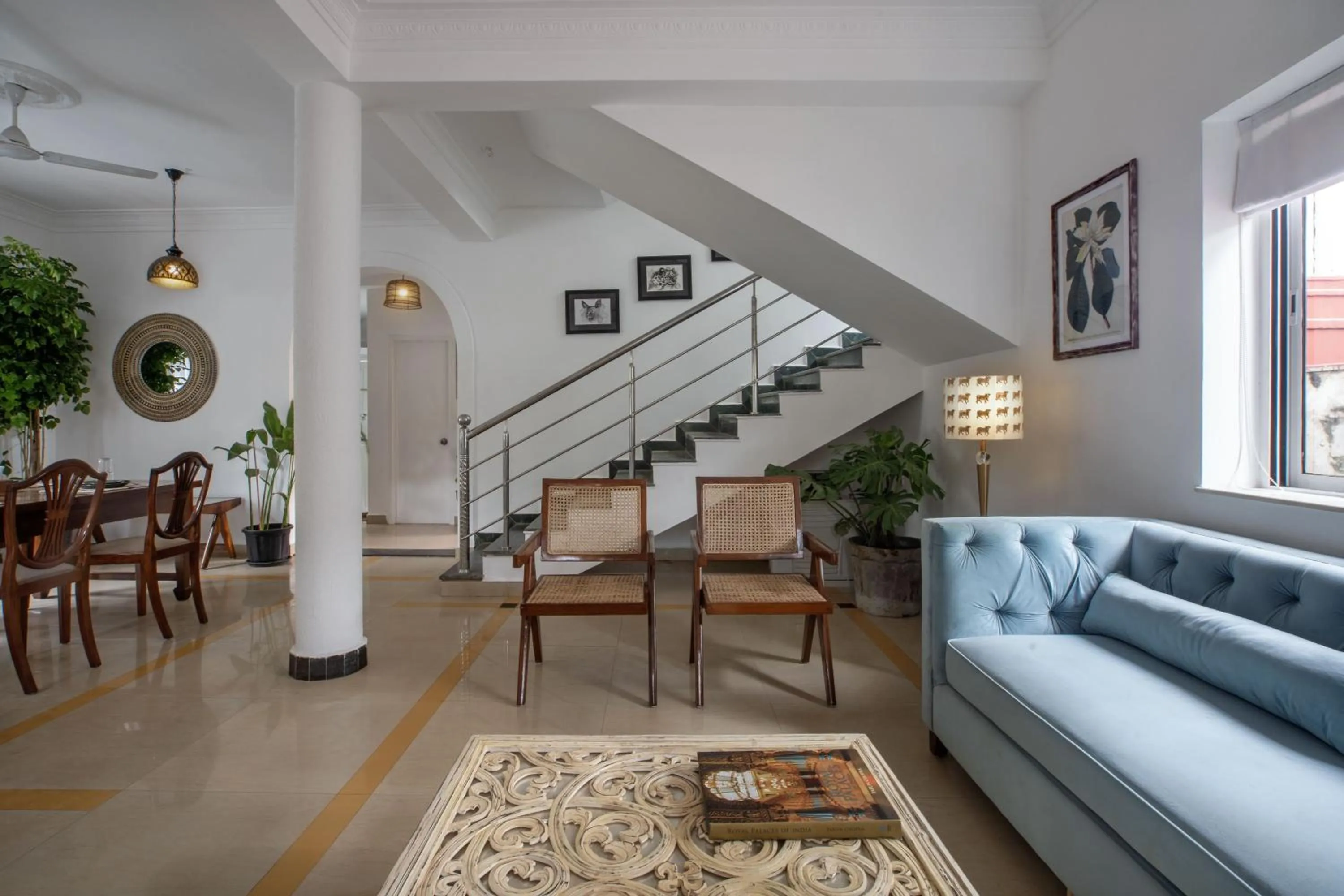 Living room in LaRiSa Resort, Morjim