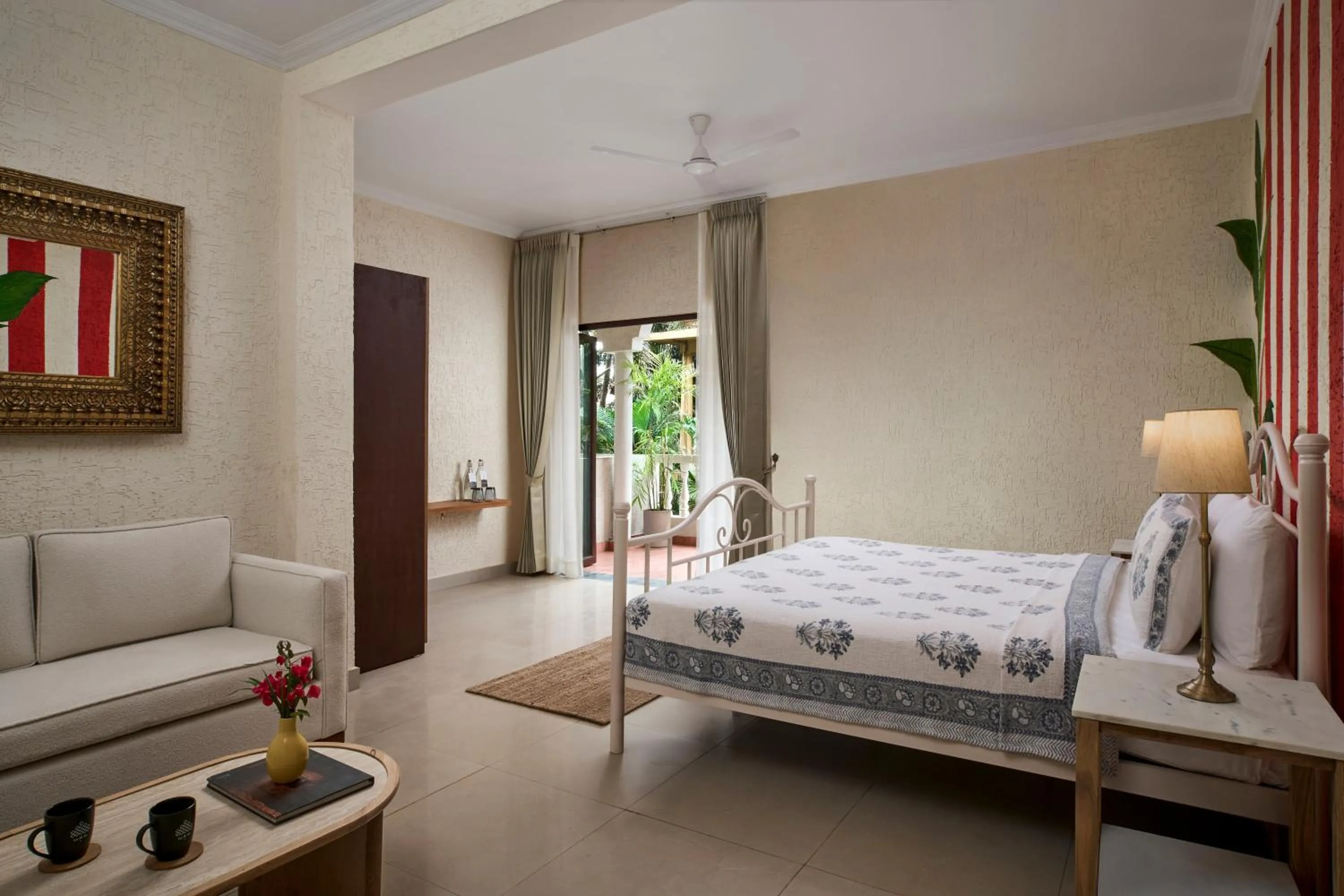 Bedroom, Bed in LaRiSa Resort, Morjim