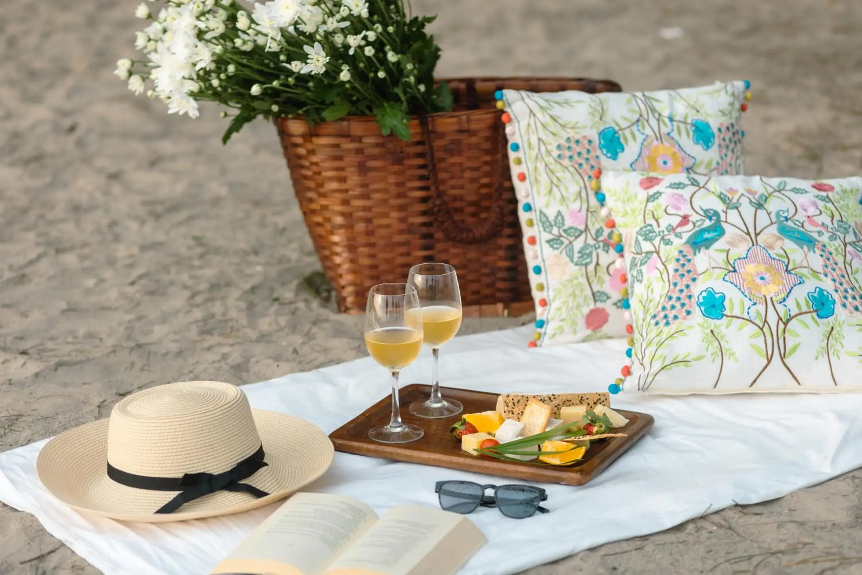 Food and drinks in LaRiSa By The Beach, Morjim Food and drinks in LaRiSa By The Beach, Morjim