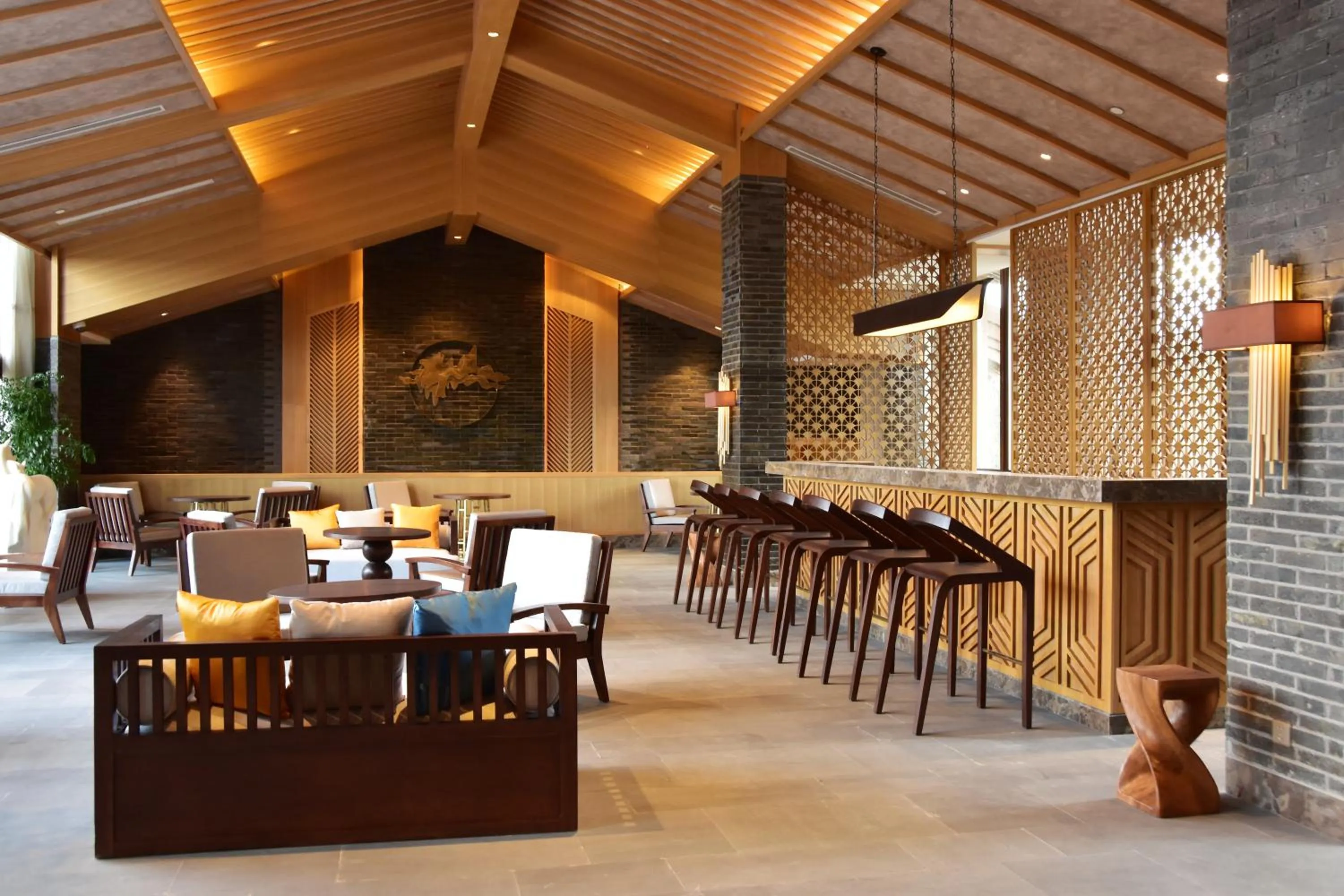 Lounge or bar in The View Hotel Changbai Mountain - MGallery Collection