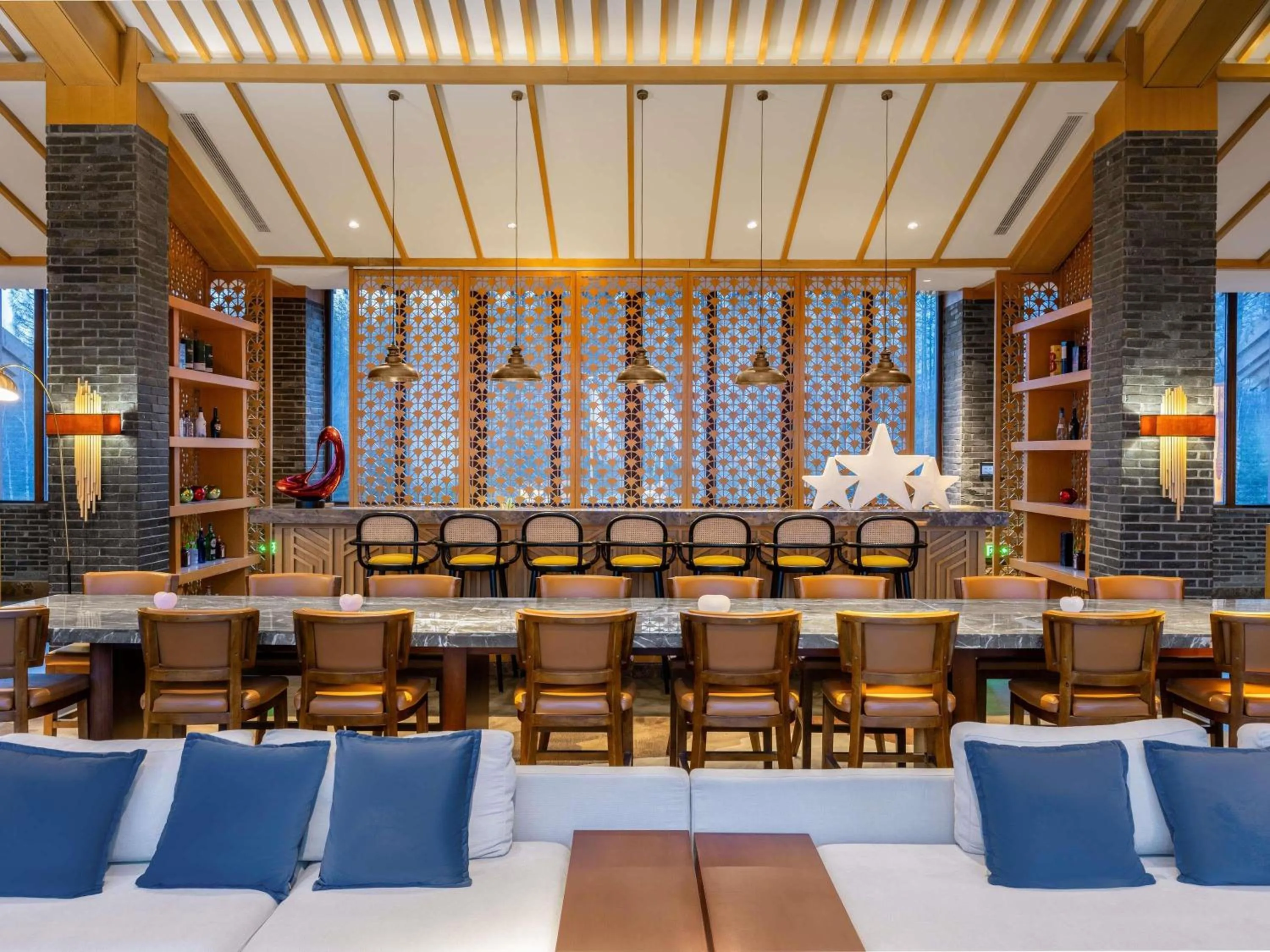 Lounge or bar in The View Hotel Changbai Mountain - MGallery Collection