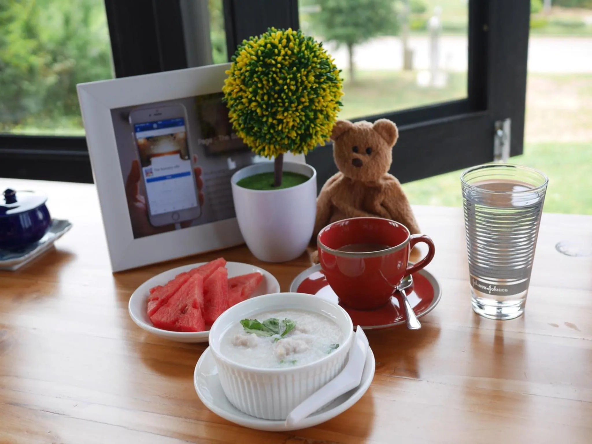 Restaurant/places to eat in The Sunnery Ville