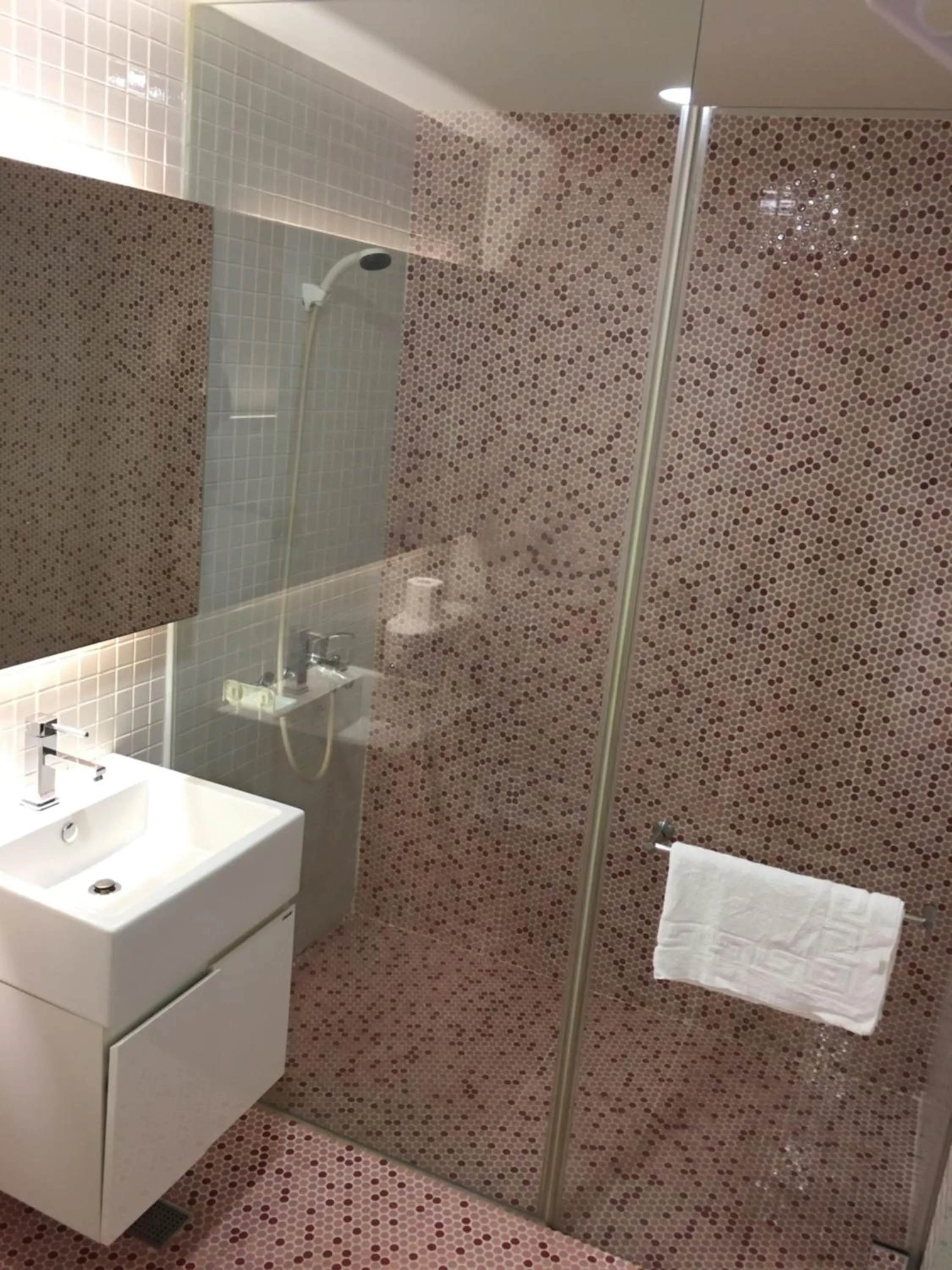 Shower in Taimali Hotel