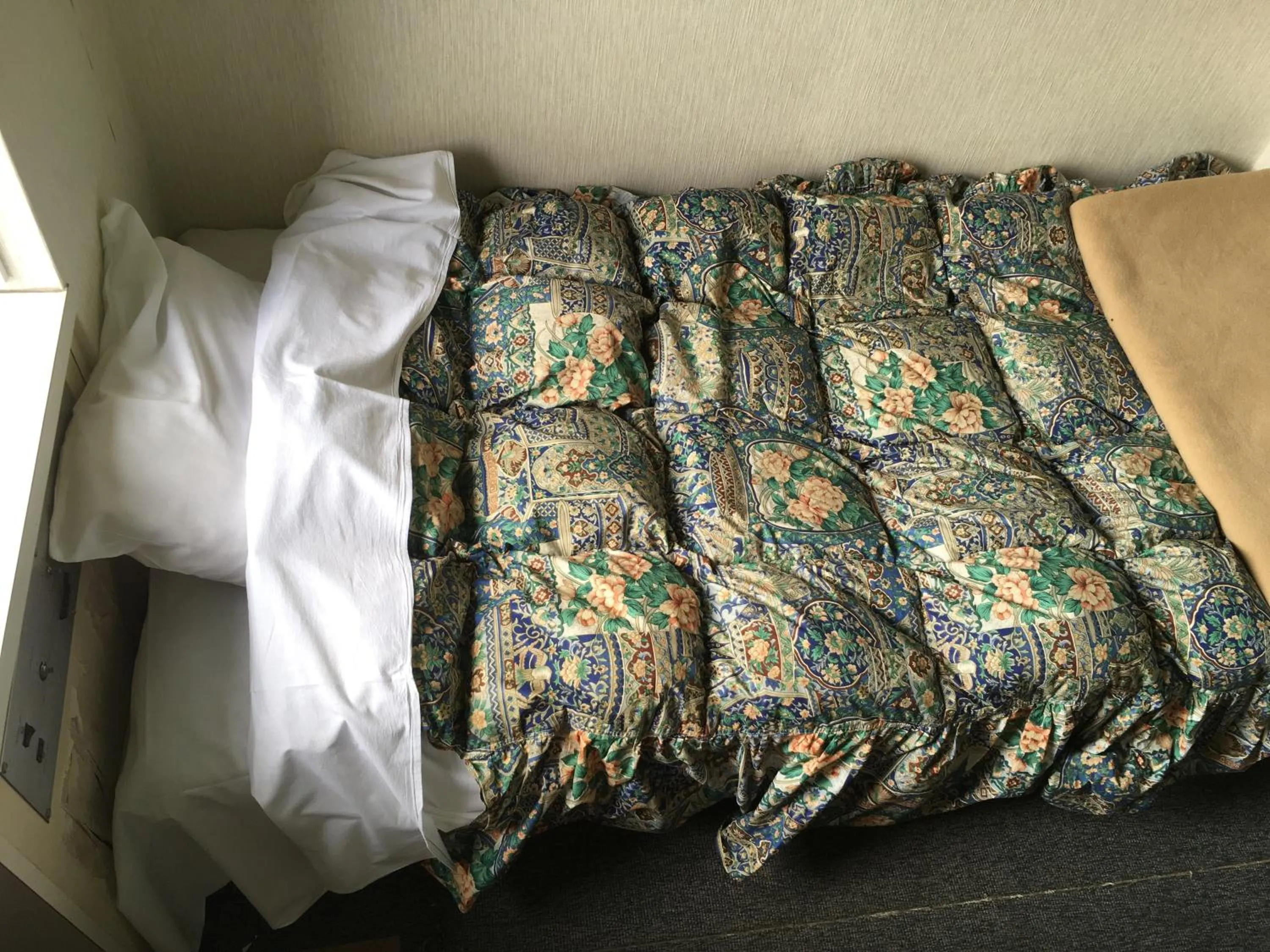 Bed in Guest House M104 Kagoshima