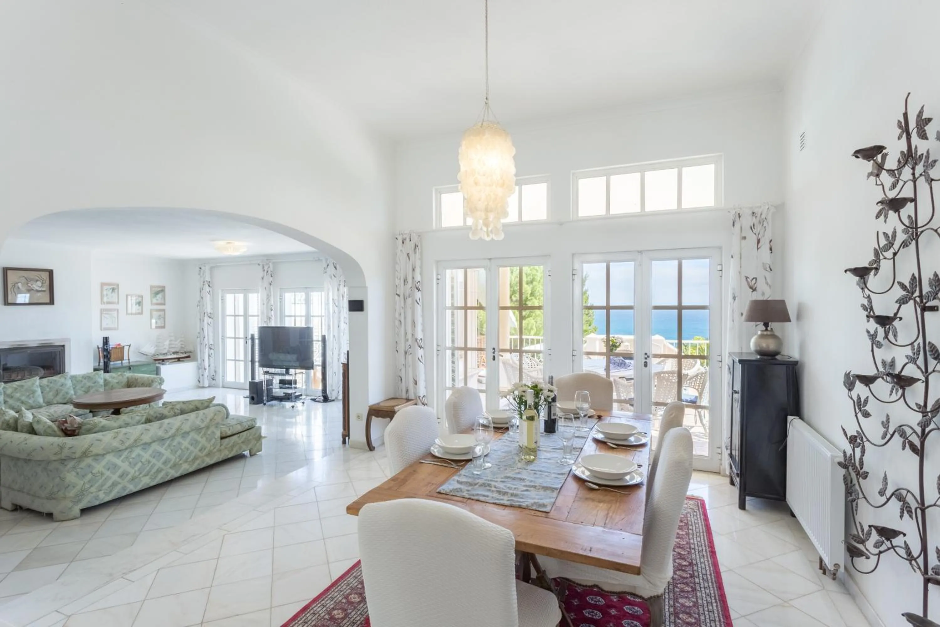 Living room in Top Cliff Villa with Ocean View and Private Pool UP to 18 Guests