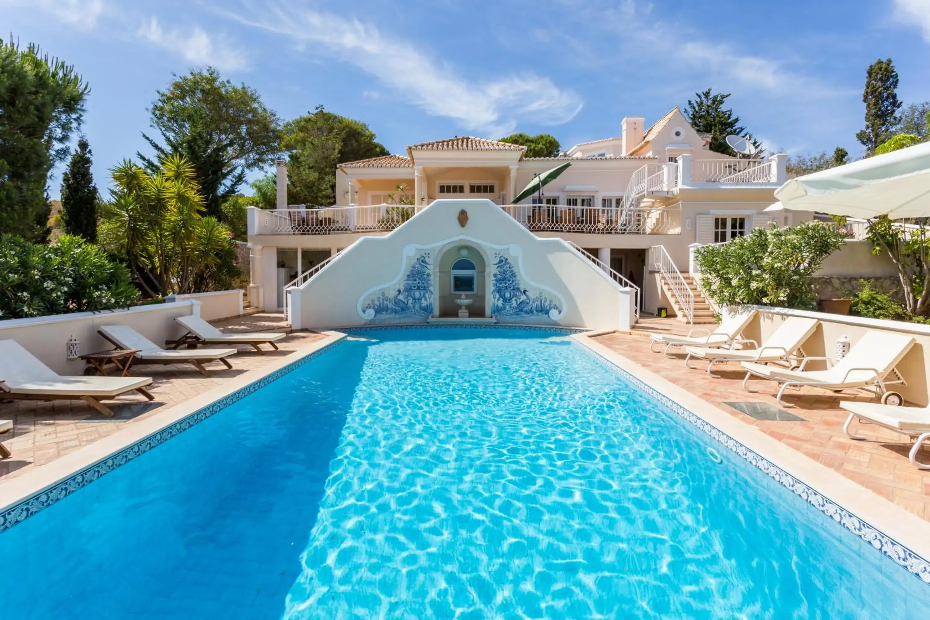 Top Cliff Villa with Ocean View and Private Pool UP to 18 Guests Top Cliff Villa with Ocean View and Private Pool UP to 18 Guests
