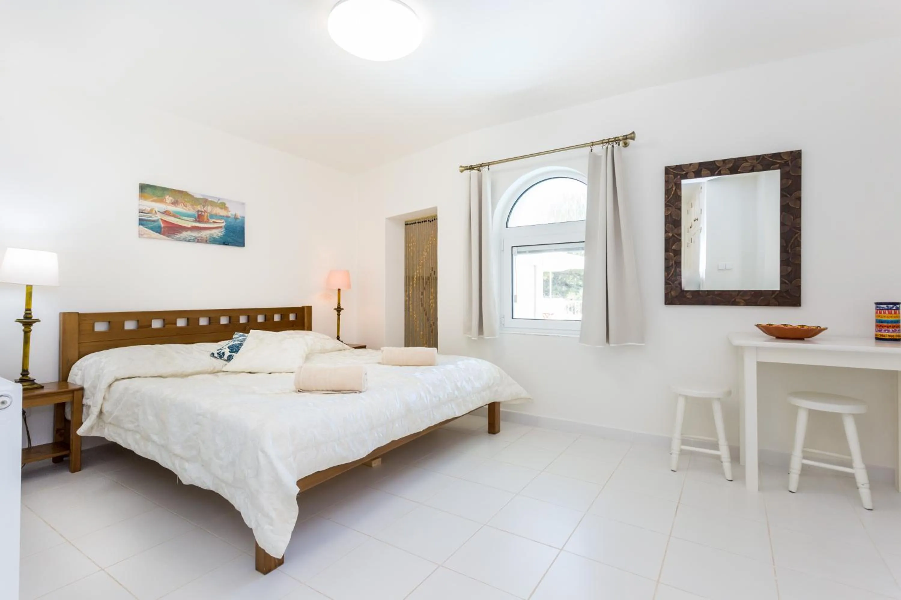 Bed in Top Cliff Villa with Ocean View and Private Pool UP to 18 Guests