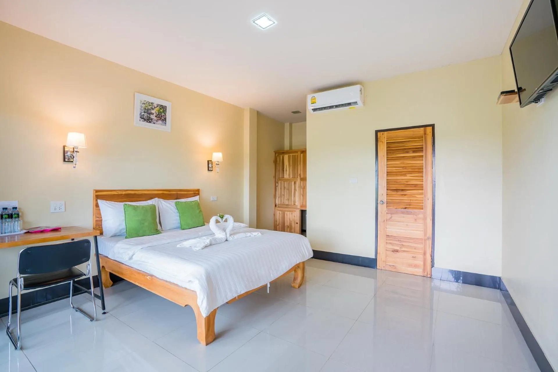 Bed in Tontan Resort Cha-am