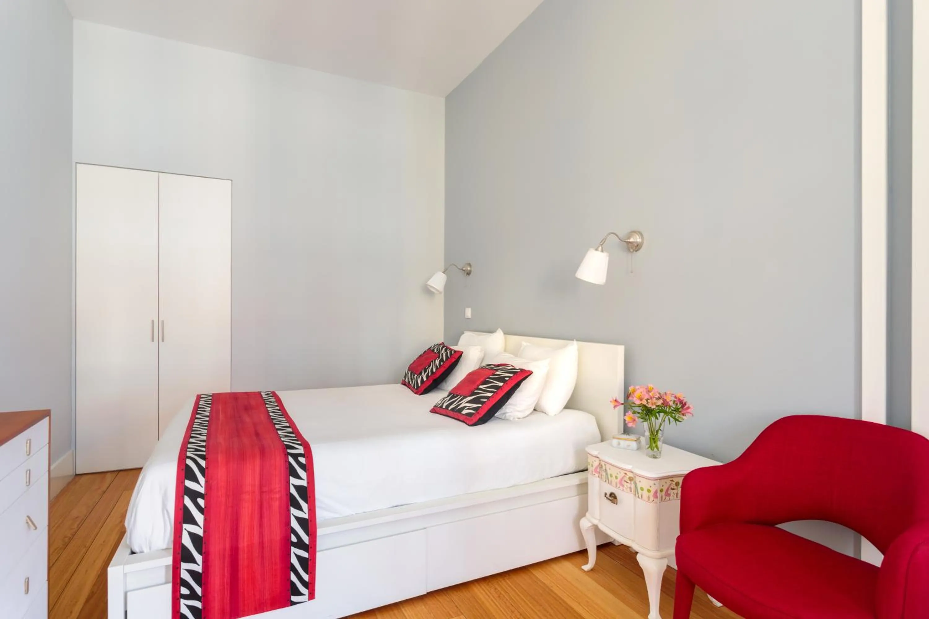 Bedroom, Bed in Mouzinho 244 - Porto Houses & Suites