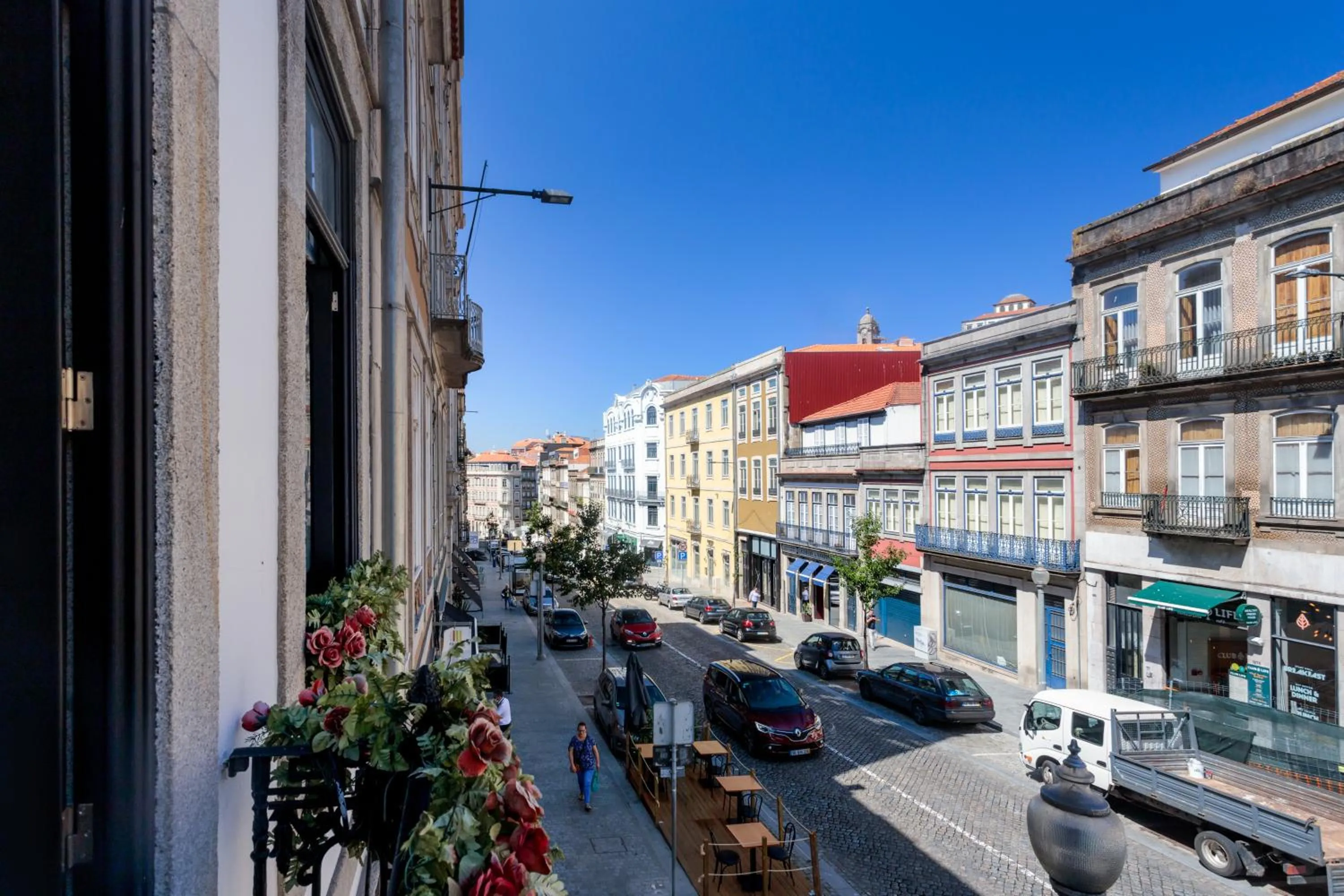 Street view in Mouzinho 244 - Porto Houses & Suites