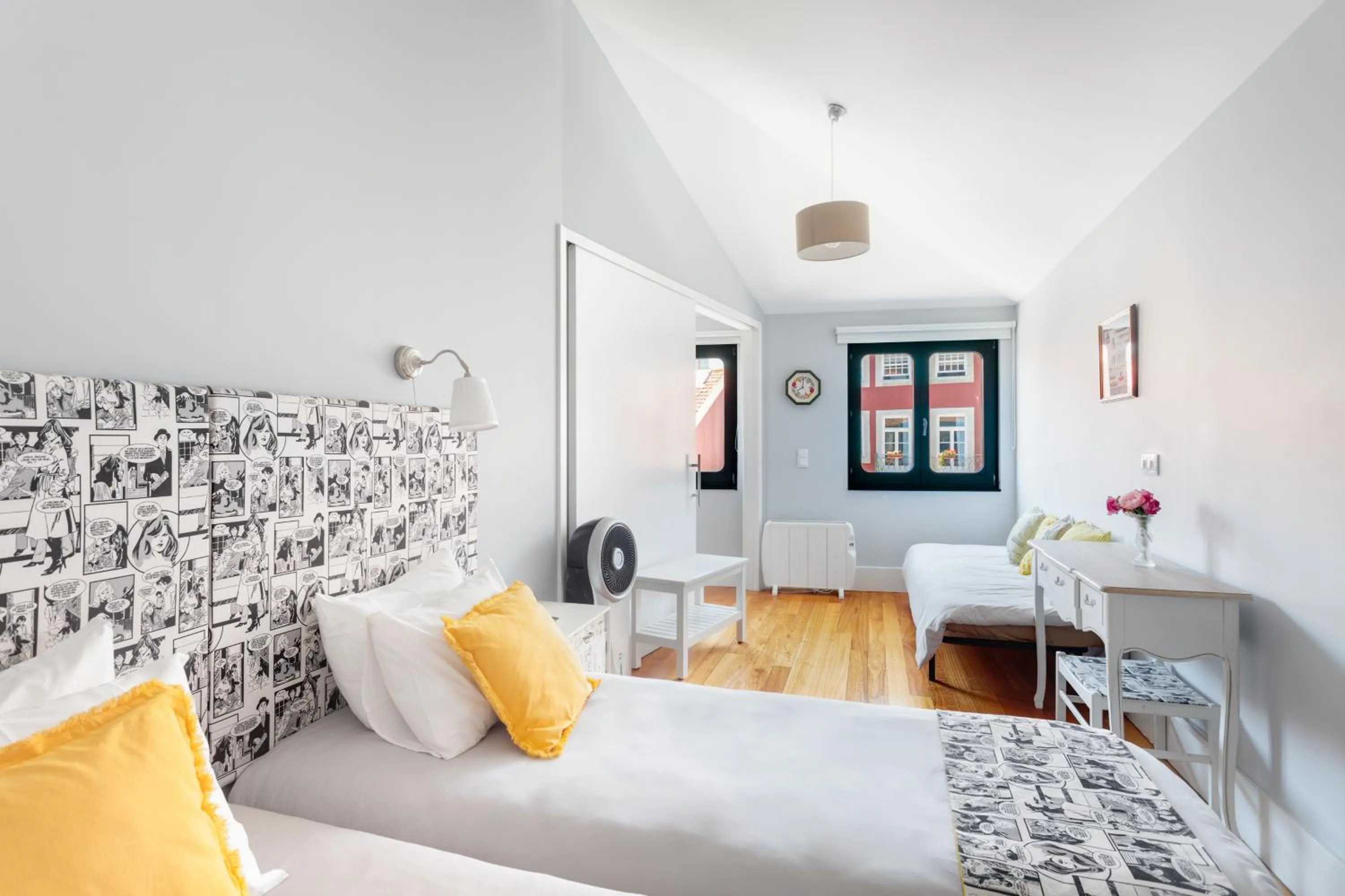 Photo of the whole room, Bed in Mouzinho 244 - Porto Houses & Suites
