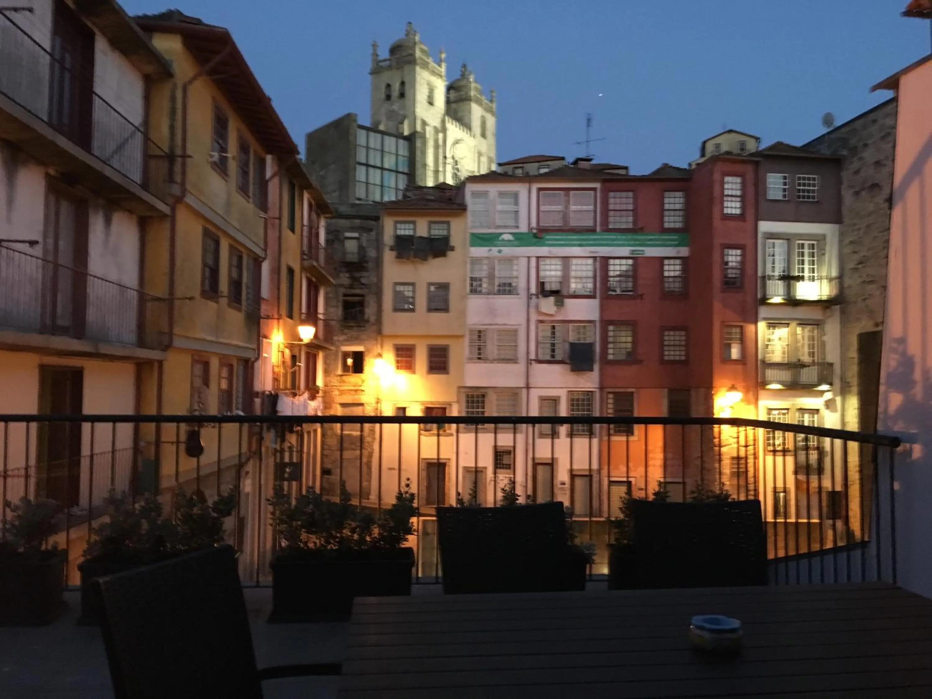 Sunset in Mouzinho 244 - Porto Houses & Suites