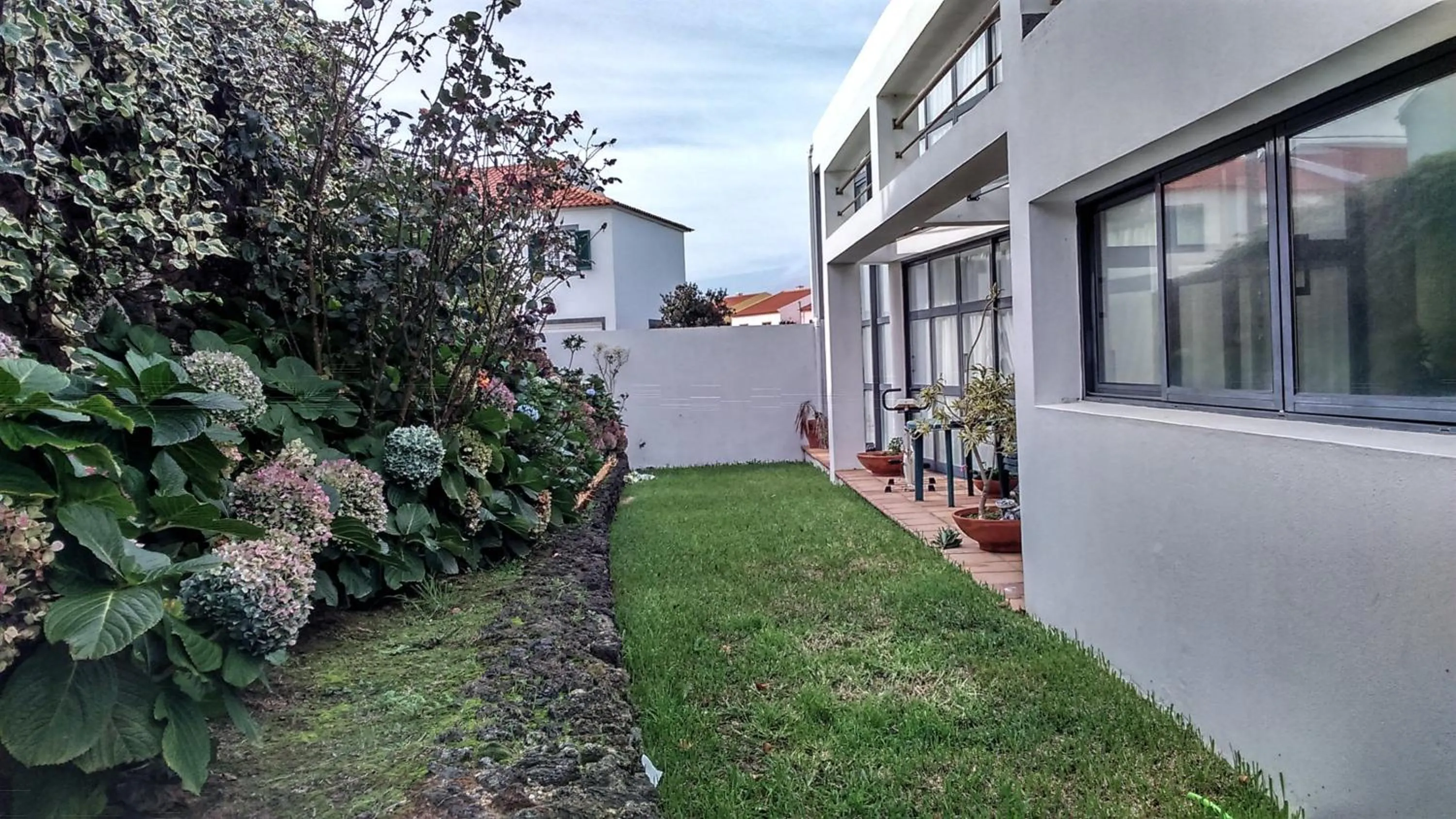 Property building in Surf & Guest Lorena´s House