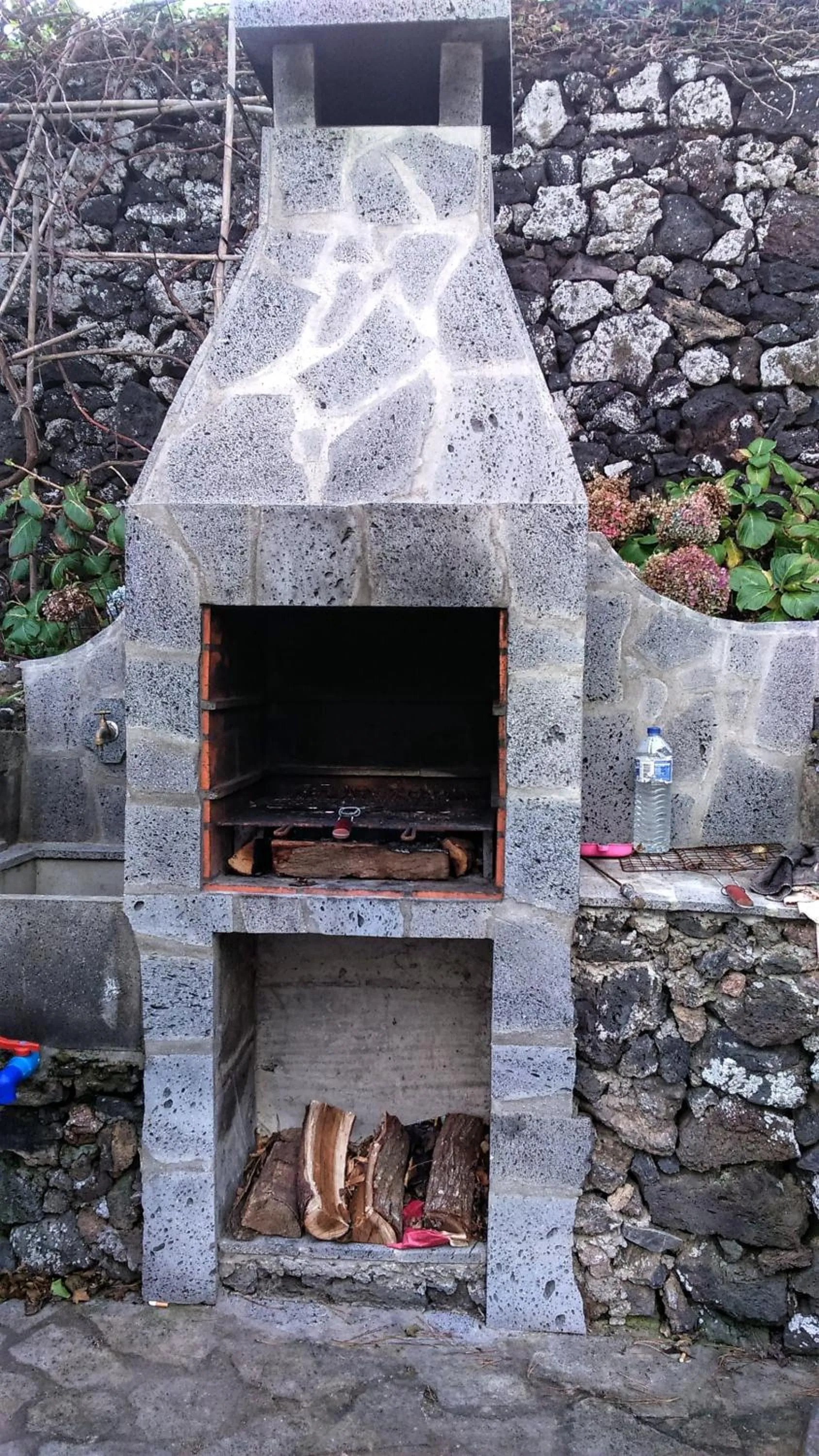 BBQ facilities in Surf & Guest Lorena´s House