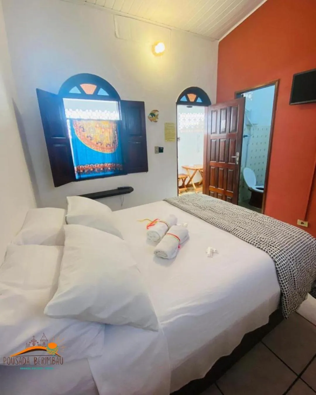 Photo of the whole room, Bed in Pousada Berimbau