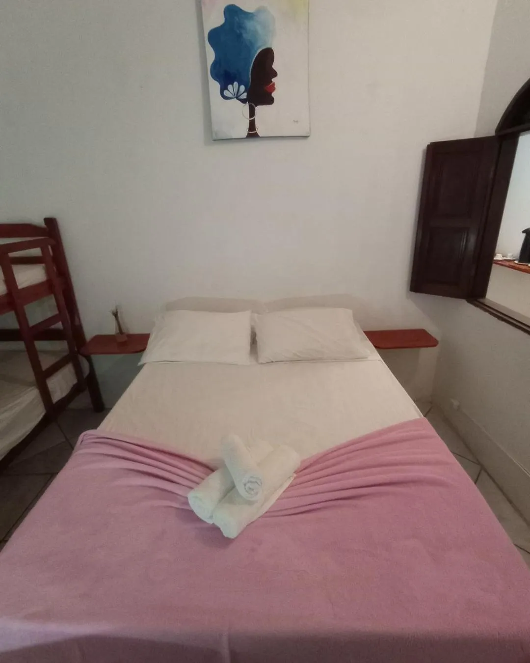 Photo of the whole room, Bed in Pousada Berimbau