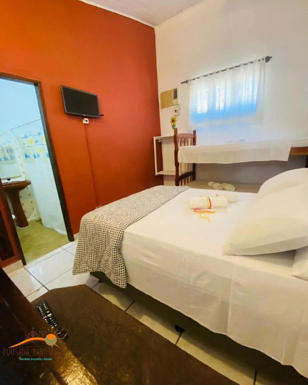 Photo of the whole room, Bed in Pousada Berimbau